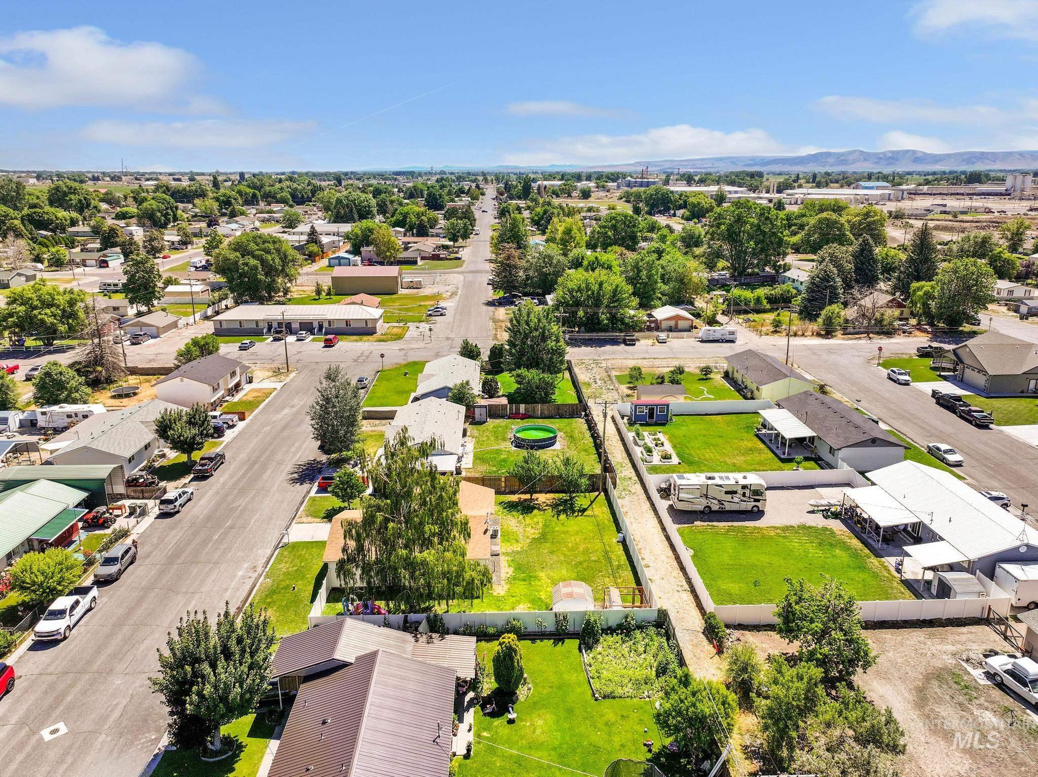 1935 17th St, Heyburn, Idaho 83336, 3 Bedrooms, 1 Bathroom, Residential For Sale, Price $285,000,MLS 98992345