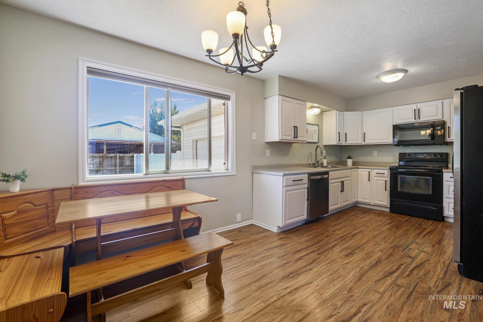 1935 17th St, Heyburn, Idaho 83336, 3 Bedrooms, 1 Bathroom, Residential For Sale, Price $285,000,MLS 98992345