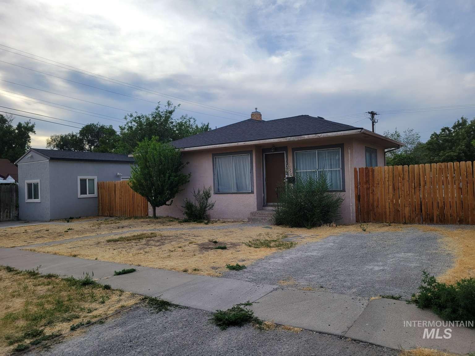 1129 6Th Ave, Twin Falls, Idaho 83301, 3 Bedrooms, 1 Bathroom, Residential For Sale, Price $285,000,MLS 98992346