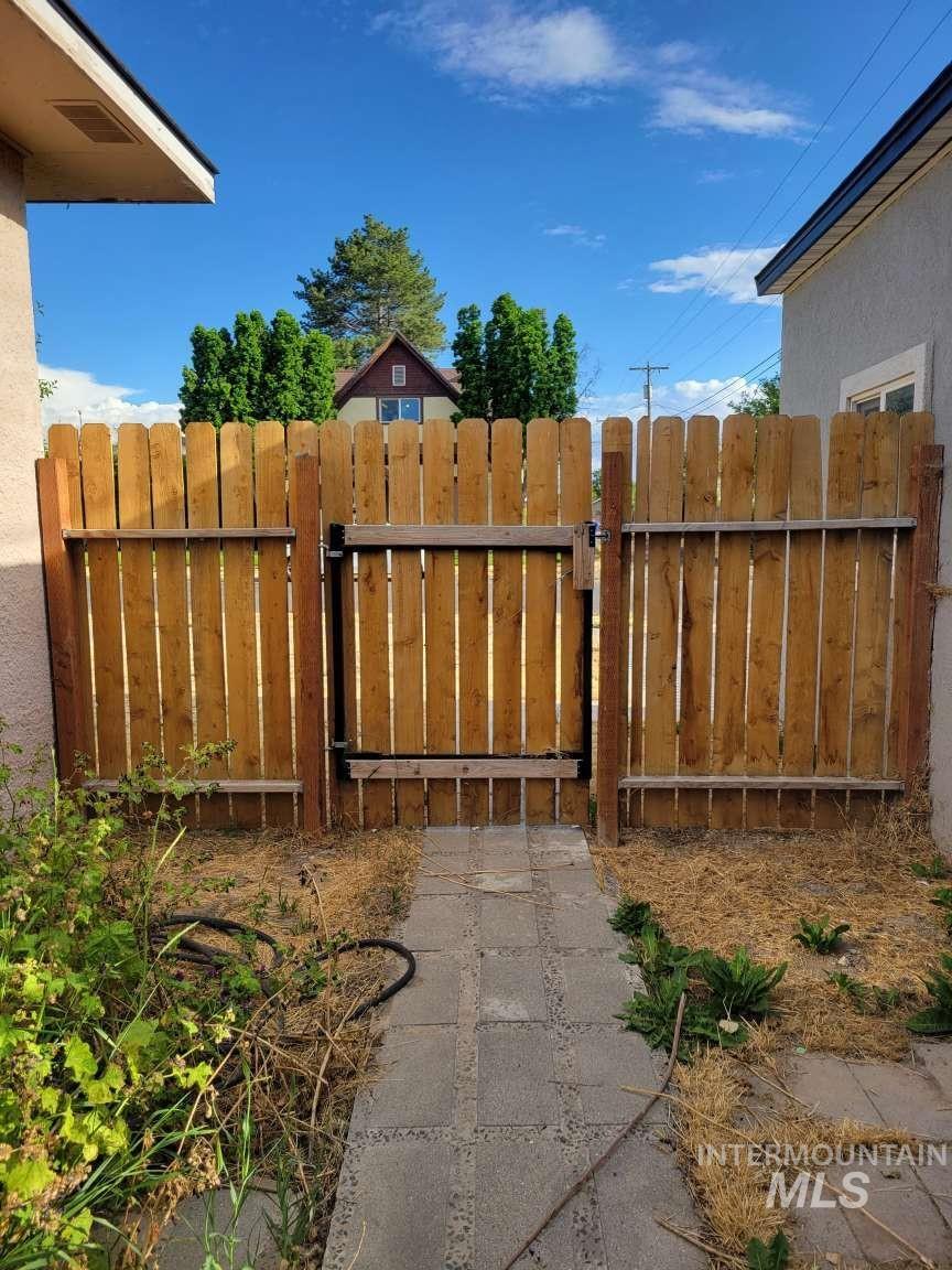 1129 6Th Ave, Twin Falls, Idaho 83301, 3 Bedrooms, 1 Bathroom, Residential For Sale, Price $285,000,MLS 98992346