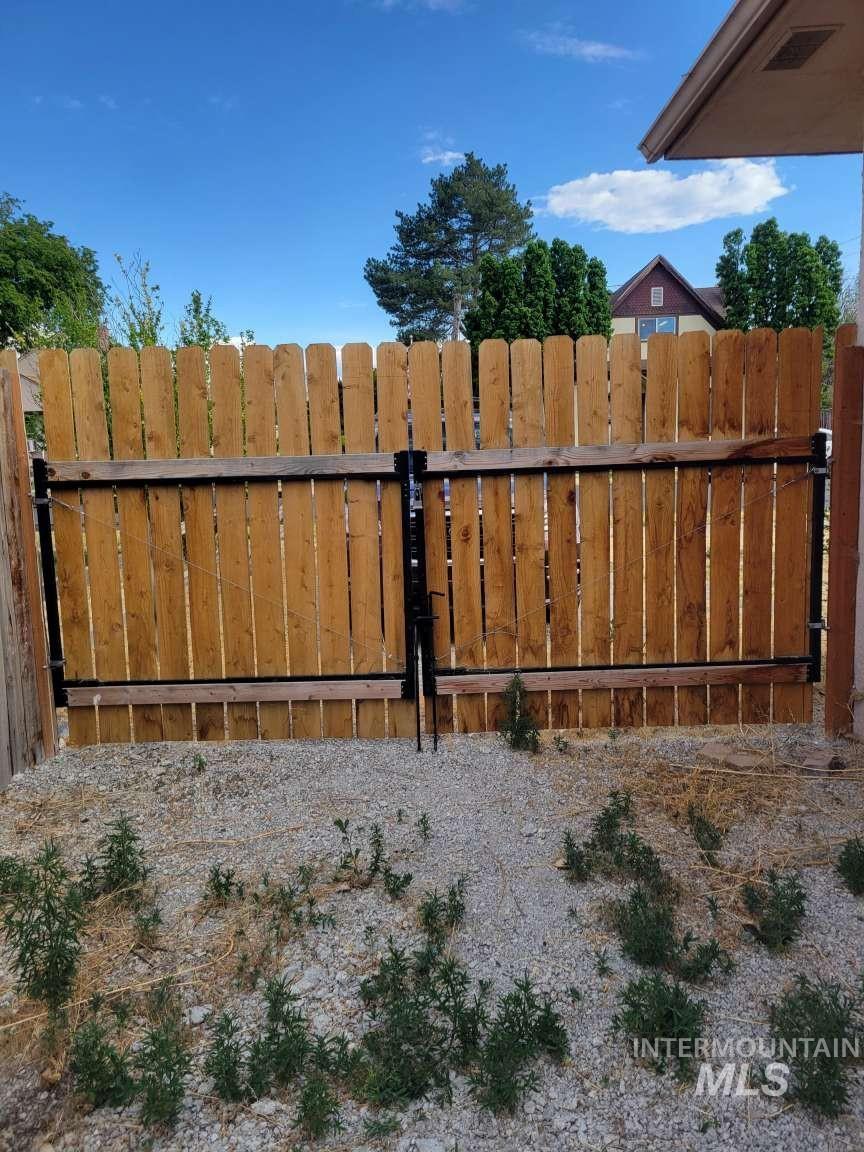 1129 6Th Ave, Twin Falls, Idaho 83301, 3 Bedrooms, 1 Bathroom, Residential For Sale, Price $285,000,MLS 98992346