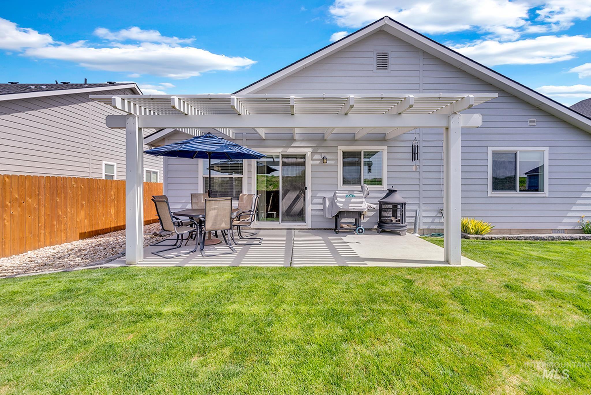 16173 Meander Creek Way, Nampa, Idaho 83651, 3 Bedrooms, 2 Bathrooms, Residential For Sale, Price $389,000, 98992347