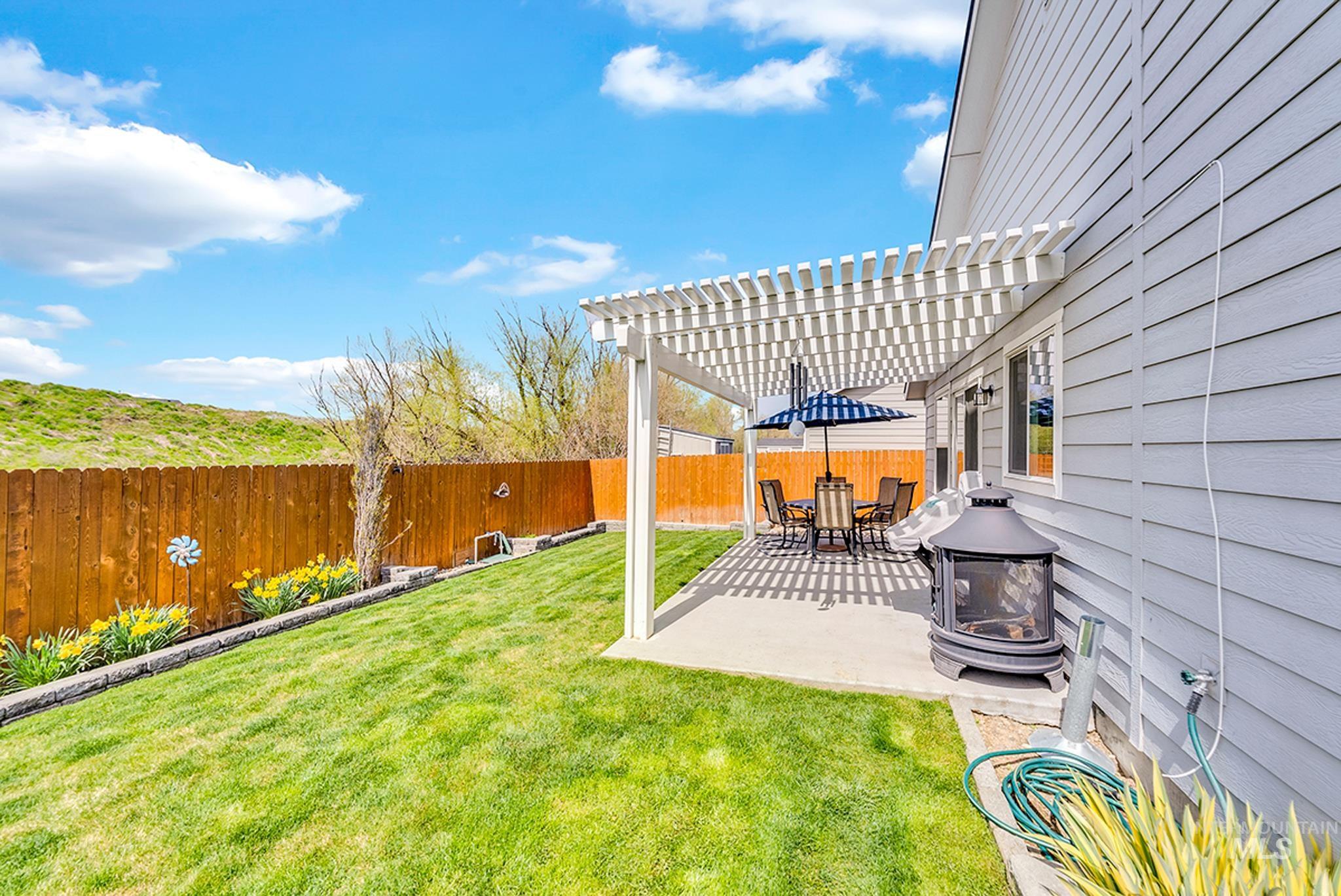 16173 Meander Creek Way, Nampa, Idaho 83651, 3 Bedrooms, 2 Bathrooms, Residential For Sale, Price $389,000, 98992347