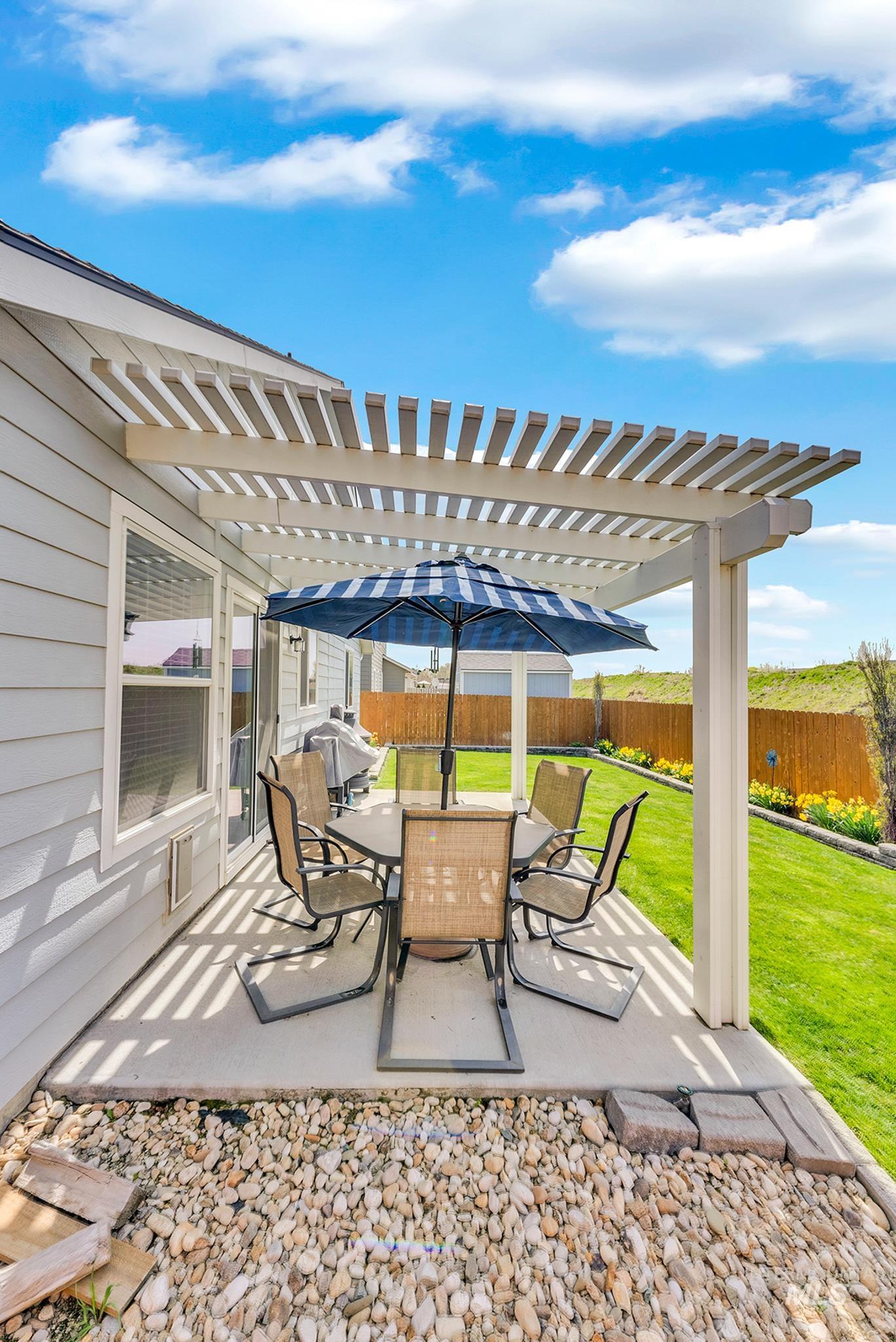 16173 Meander Creek Way, Nampa, Idaho 83651, 3 Bedrooms, 2 Bathrooms, Residential For Sale, Price $389,000, 98992347