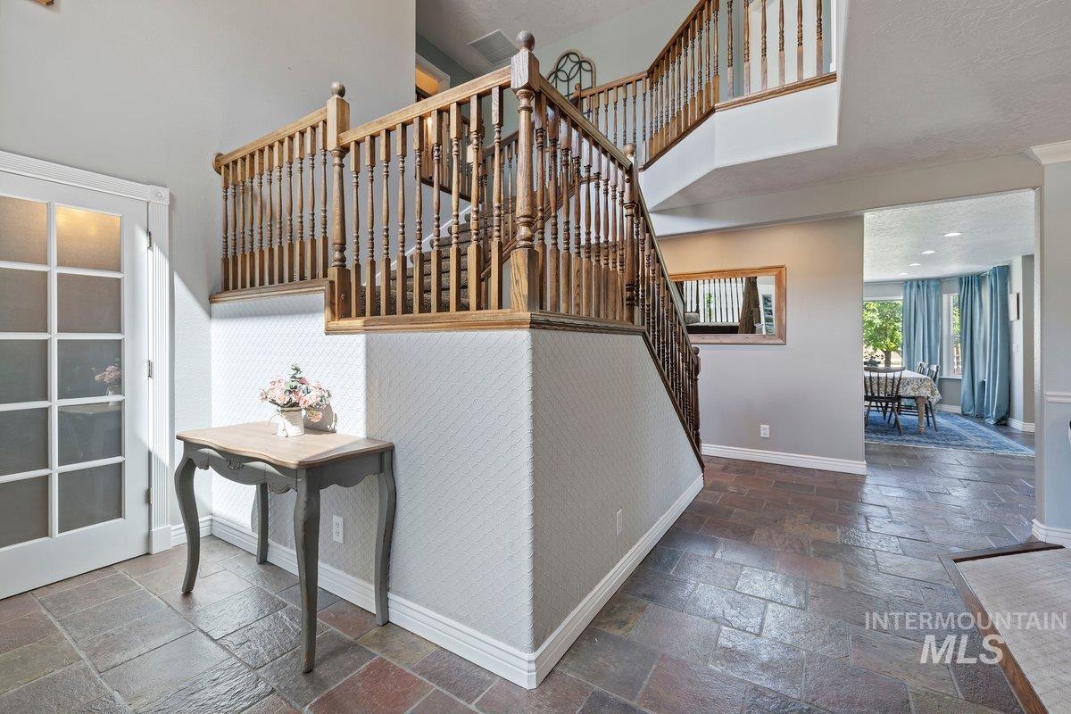 8352 S Old Farm Pl., Meridian, Idaho 83642, 5 Bedrooms, 4 Bathrooms, Residential For Sale, Price $1,200,000,MLS 98992348
