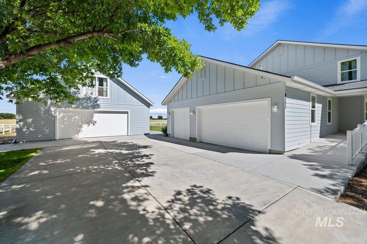8352 S Old Farm Pl., Meridian, Idaho 83642, 5 Bedrooms, 4 Bathrooms, Residential For Sale, Price $1,200,000,MLS 98992348
