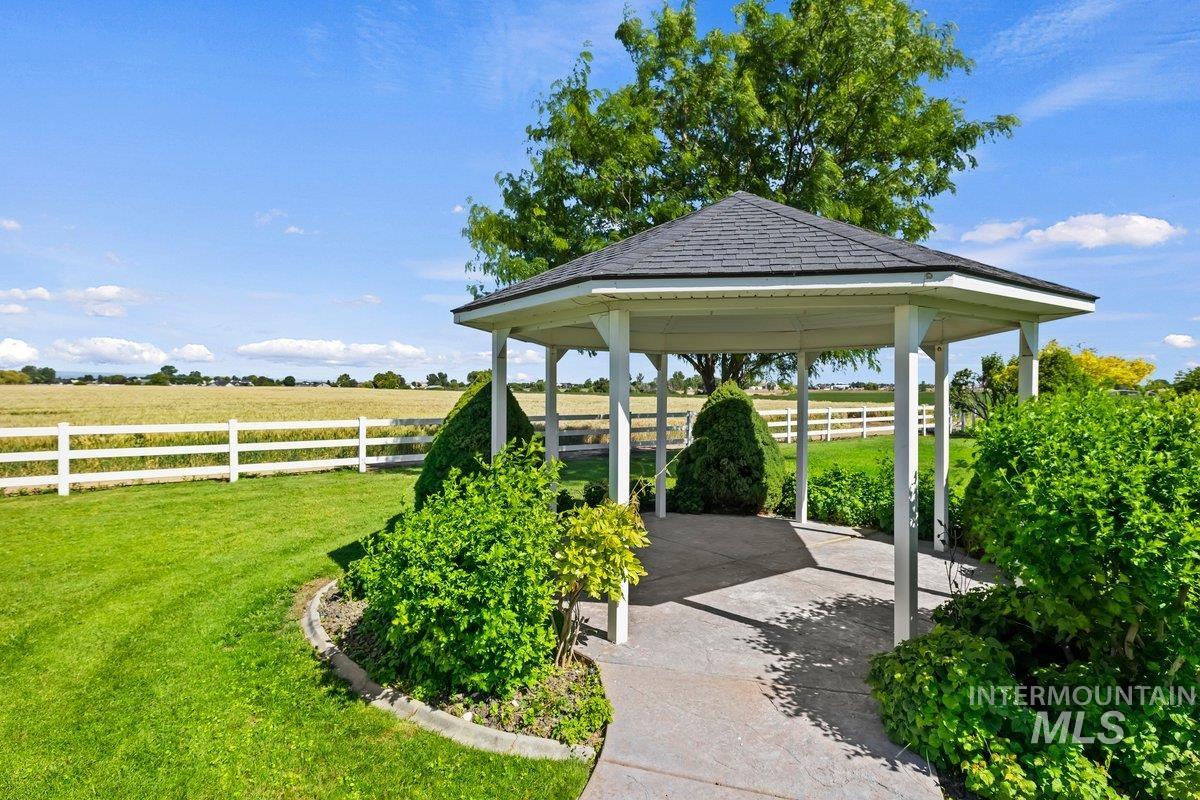 8352 S Old Farm Pl., Meridian, Idaho 83642, 5 Bedrooms, 4 Bathrooms, Residential For Sale, Price $1,200,000,MLS 98992348