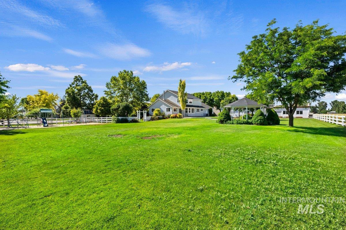 8352 S Old Farm Pl., Meridian, Idaho 83642, 5 Bedrooms, 4 Bathrooms, Residential For Sale, Price $1,200,000,MLS 98992348