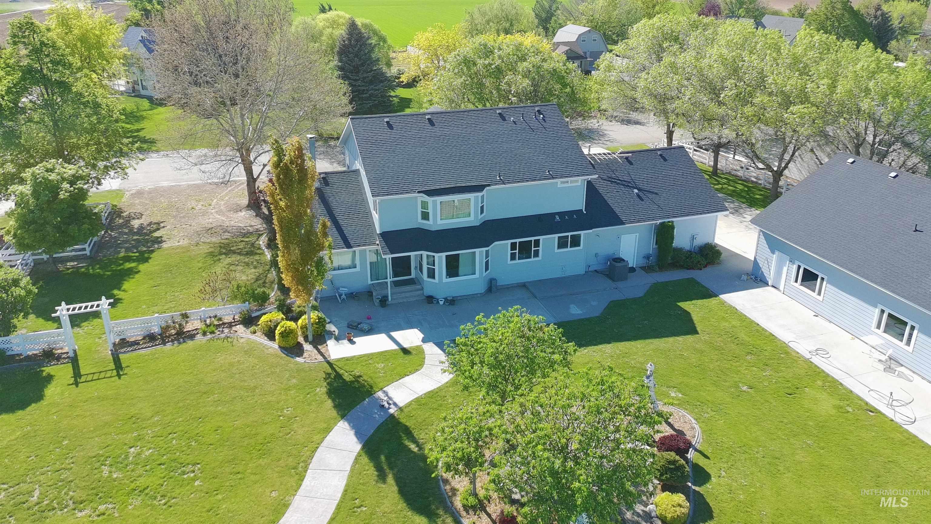 8352 S Old Farm Pl., Meridian, Idaho 83642, 5 Bedrooms, 4 Bathrooms, Residential For Sale, Price $1,200,000,MLS 98992348