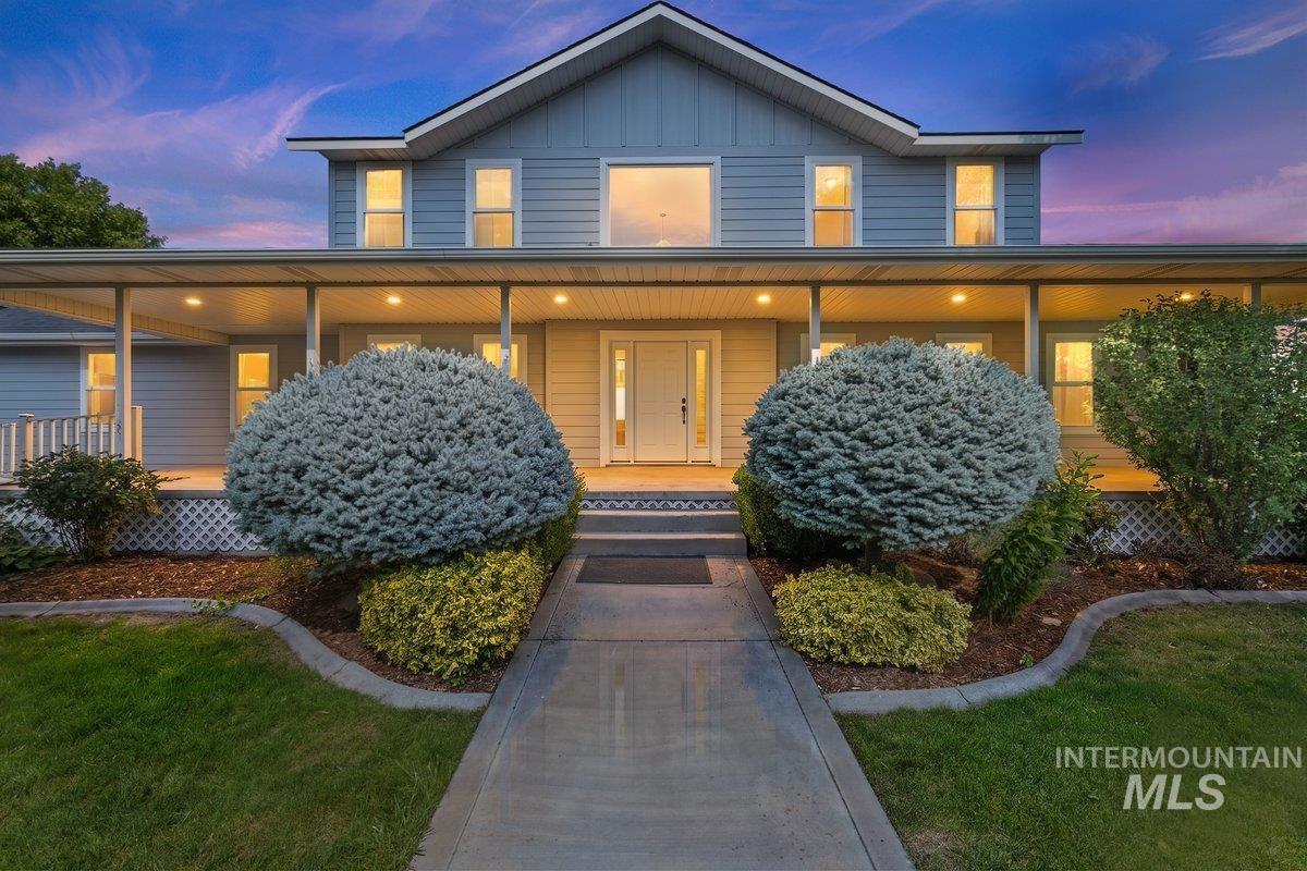 8352 S Old Farm Pl., Meridian, Idaho 83642, 5 Bedrooms, 4 Bathrooms, Residential For Sale, Price $1,200,000,MLS 98992348