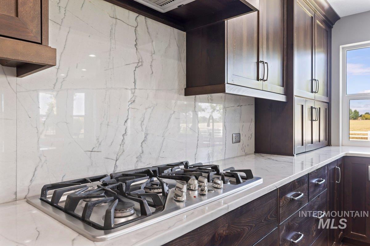 8352 S Old Farm Pl., Meridian, Idaho 83642, 5 Bedrooms, 4 Bathrooms, Residential For Sale, Price $1,200,000,MLS 98992348