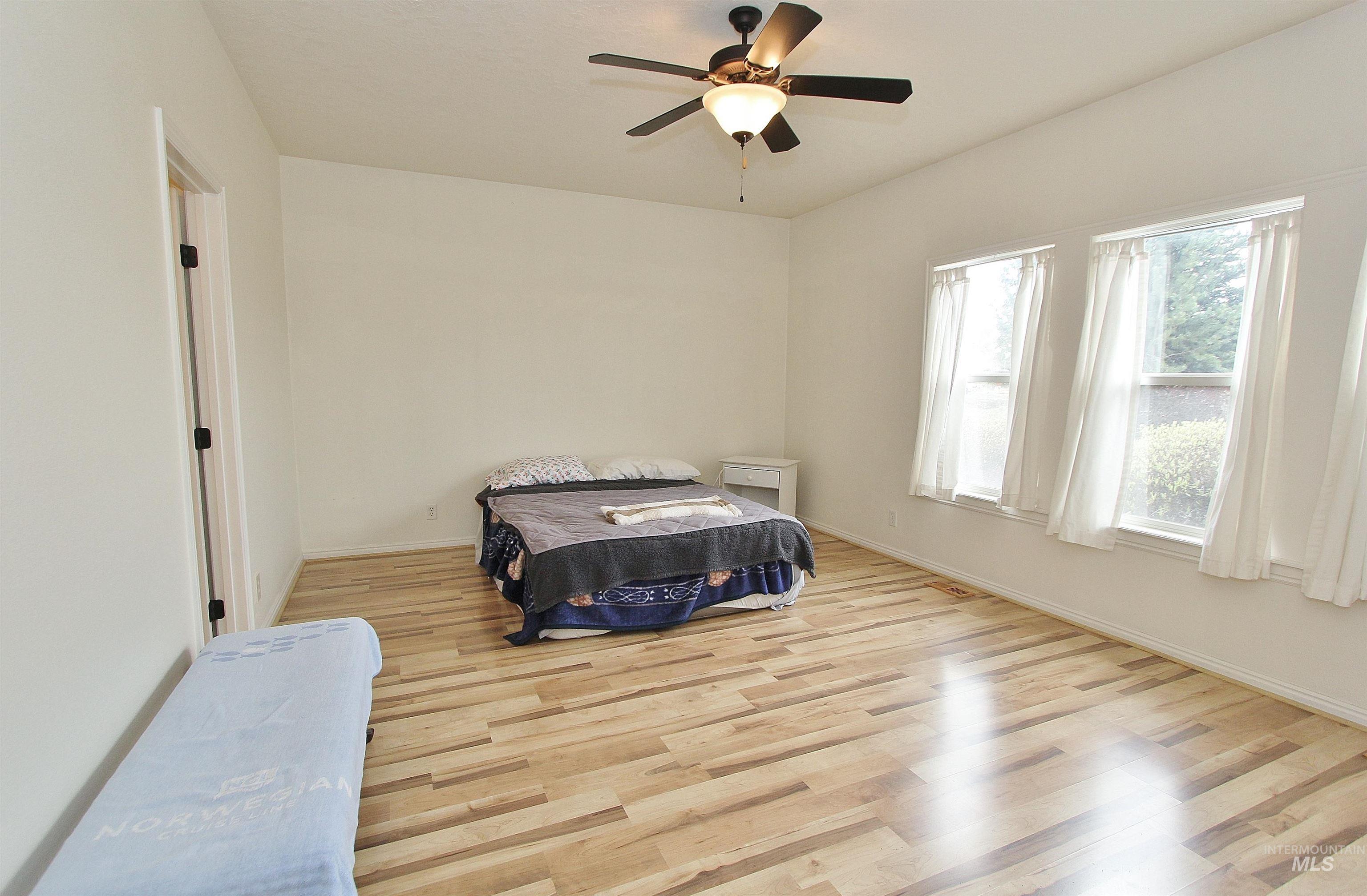 689 Triumph Dr, Middleton, Idaho 83644, 3 Bedrooms, 2.5 Bathrooms, Residential For Sale, Price $444,900,MLS 98992349