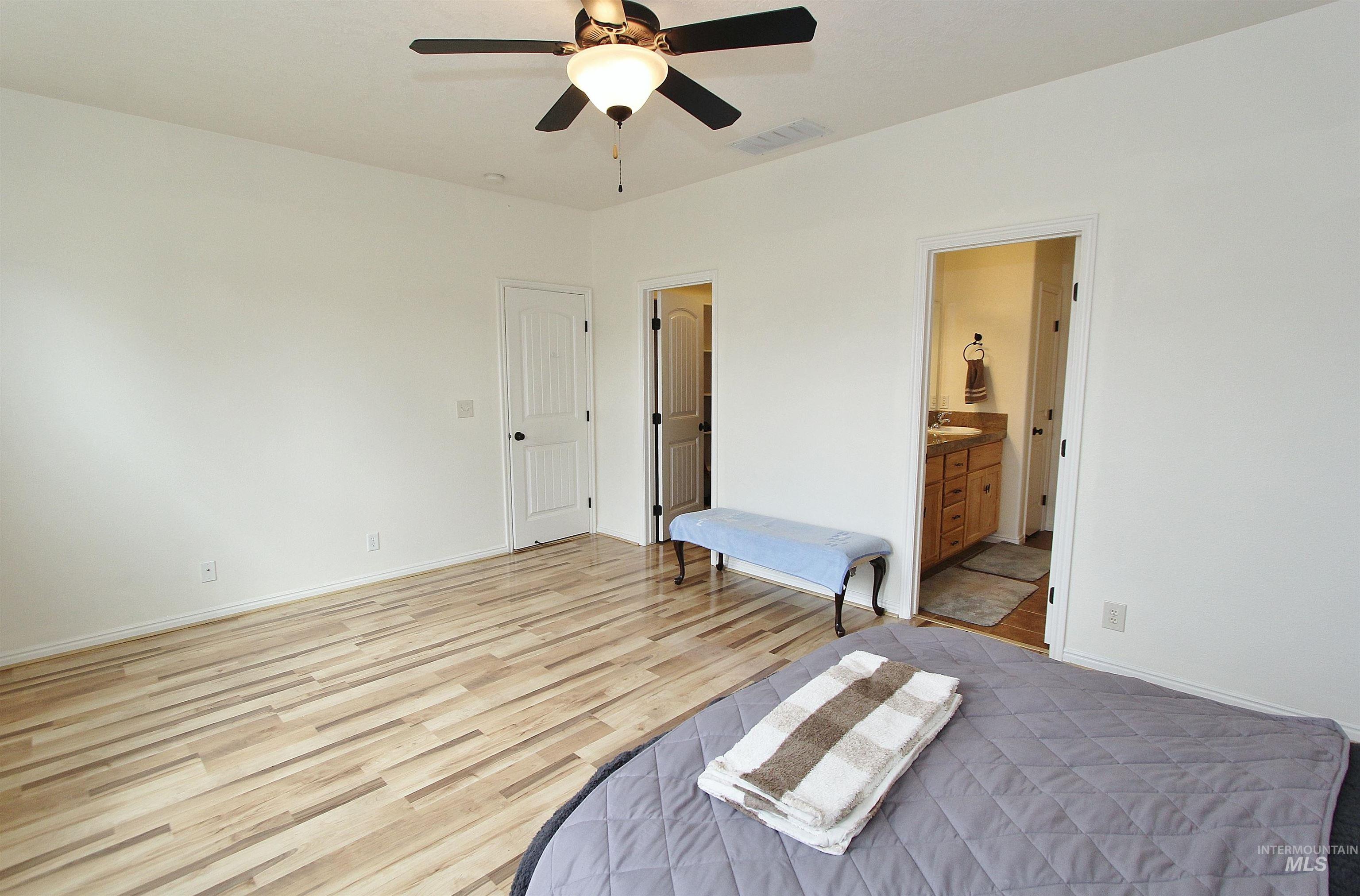 689 Triumph Dr, Middleton, Idaho 83644, 3 Bedrooms, 2.5 Bathrooms, Residential For Sale, Price $444,900,MLS 98992349