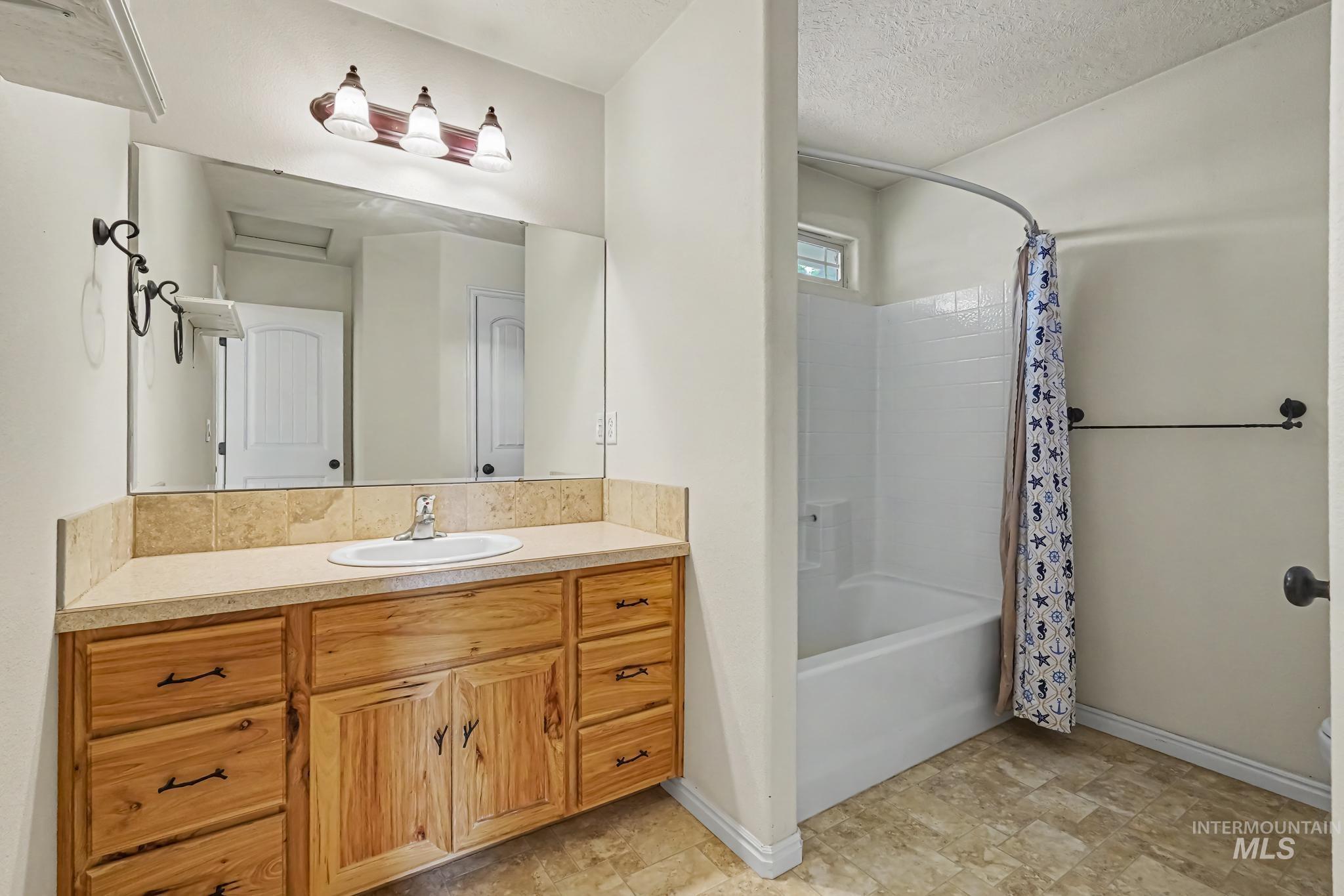 689 Triumph Dr, Middleton, Idaho 83644, 3 Bedrooms, 2.5 Bathrooms, Residential For Sale, Price $444,900, 98992349