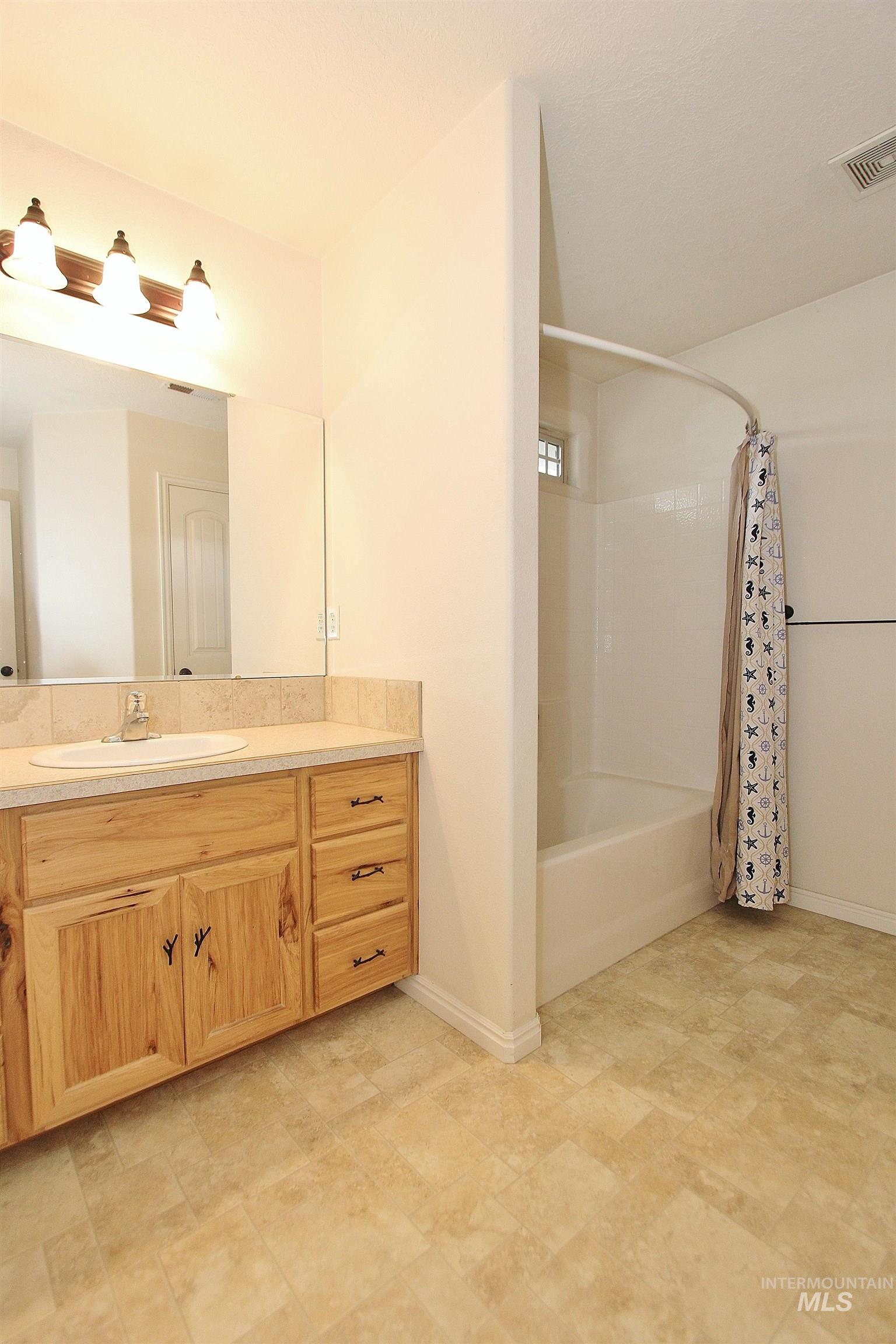 689 Triumph Dr, Middleton, Idaho 83644, 3 Bedrooms, 2.5 Bathrooms, Residential For Sale, Price $444,900,MLS 98992349