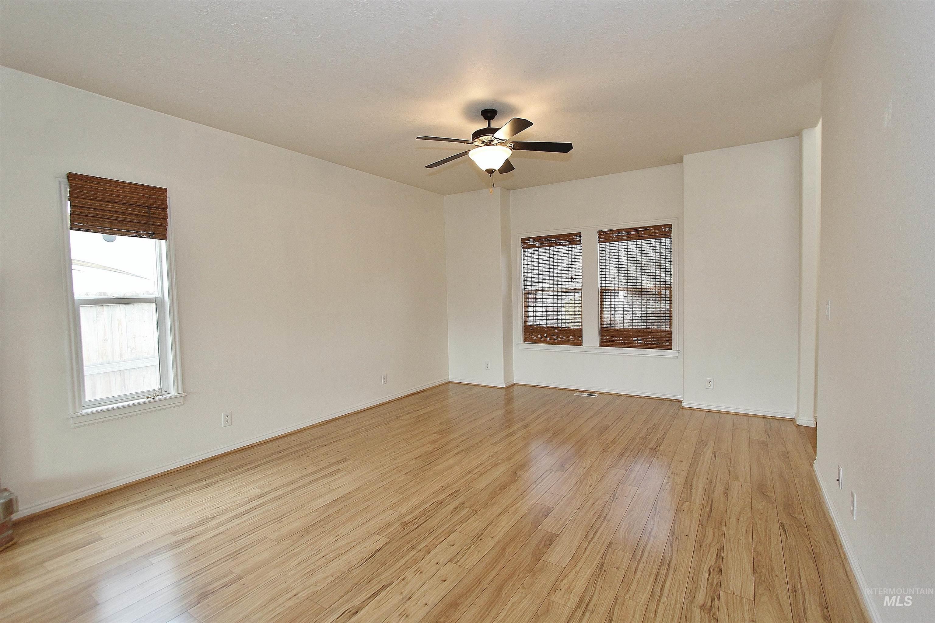 689 Triumph Dr, Middleton, Idaho 83644, 3 Bedrooms, 2.5 Bathrooms, Residential For Sale, Price $444,900,MLS 98992349