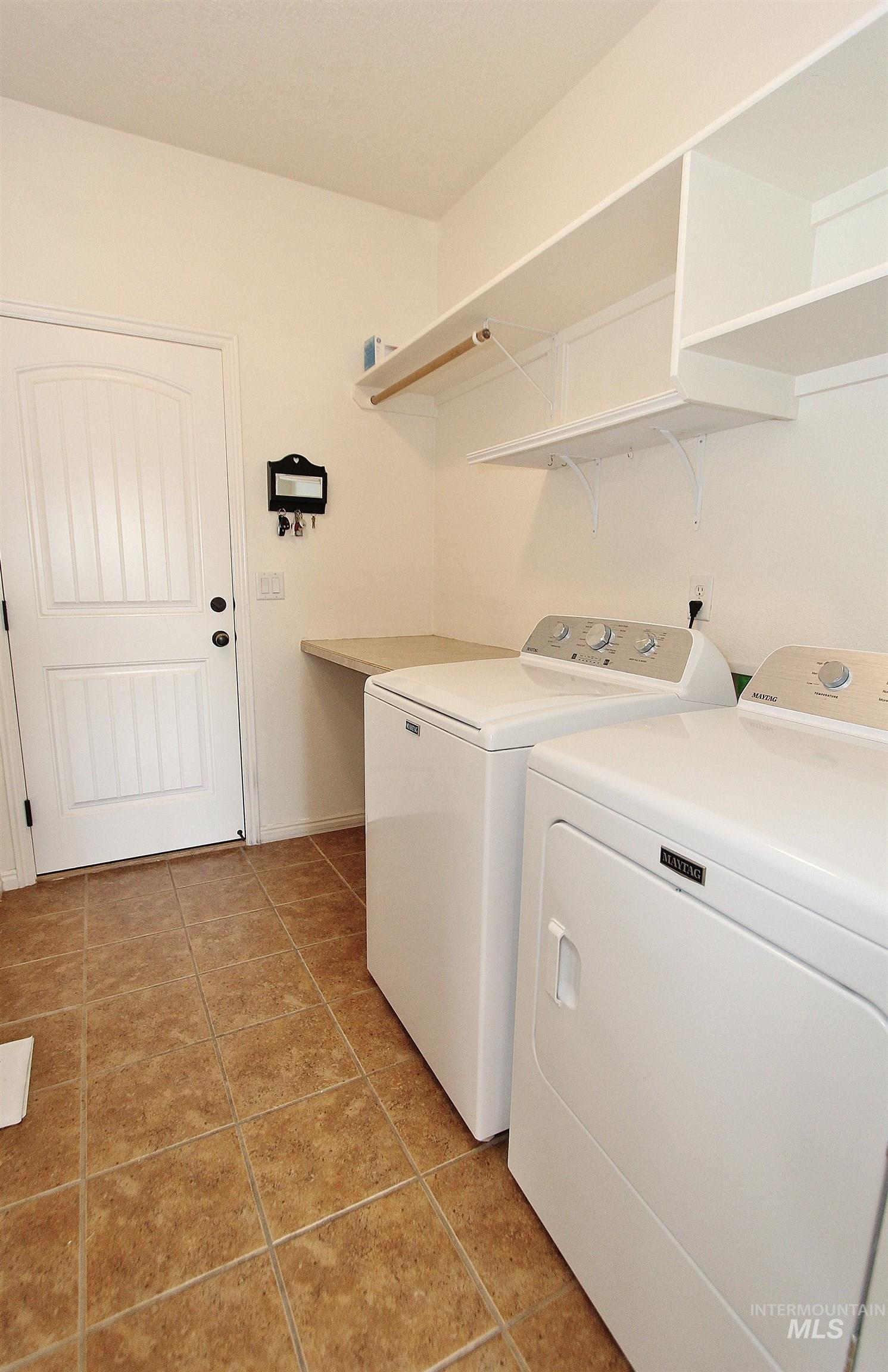 689 Triumph Dr, Middleton, Idaho 83644, 3 Bedrooms, 2.5 Bathrooms, Residential For Sale, Price $444,900,MLS 98992349