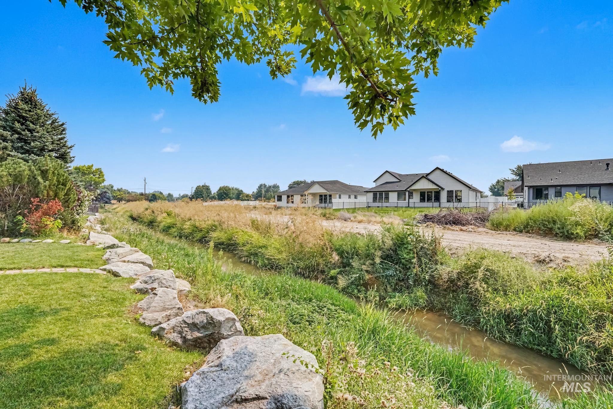 689 Triumph Dr, Middleton, Idaho 83644, 3 Bedrooms, 2.5 Bathrooms, Residential For Sale, Price $444,900, 98992349