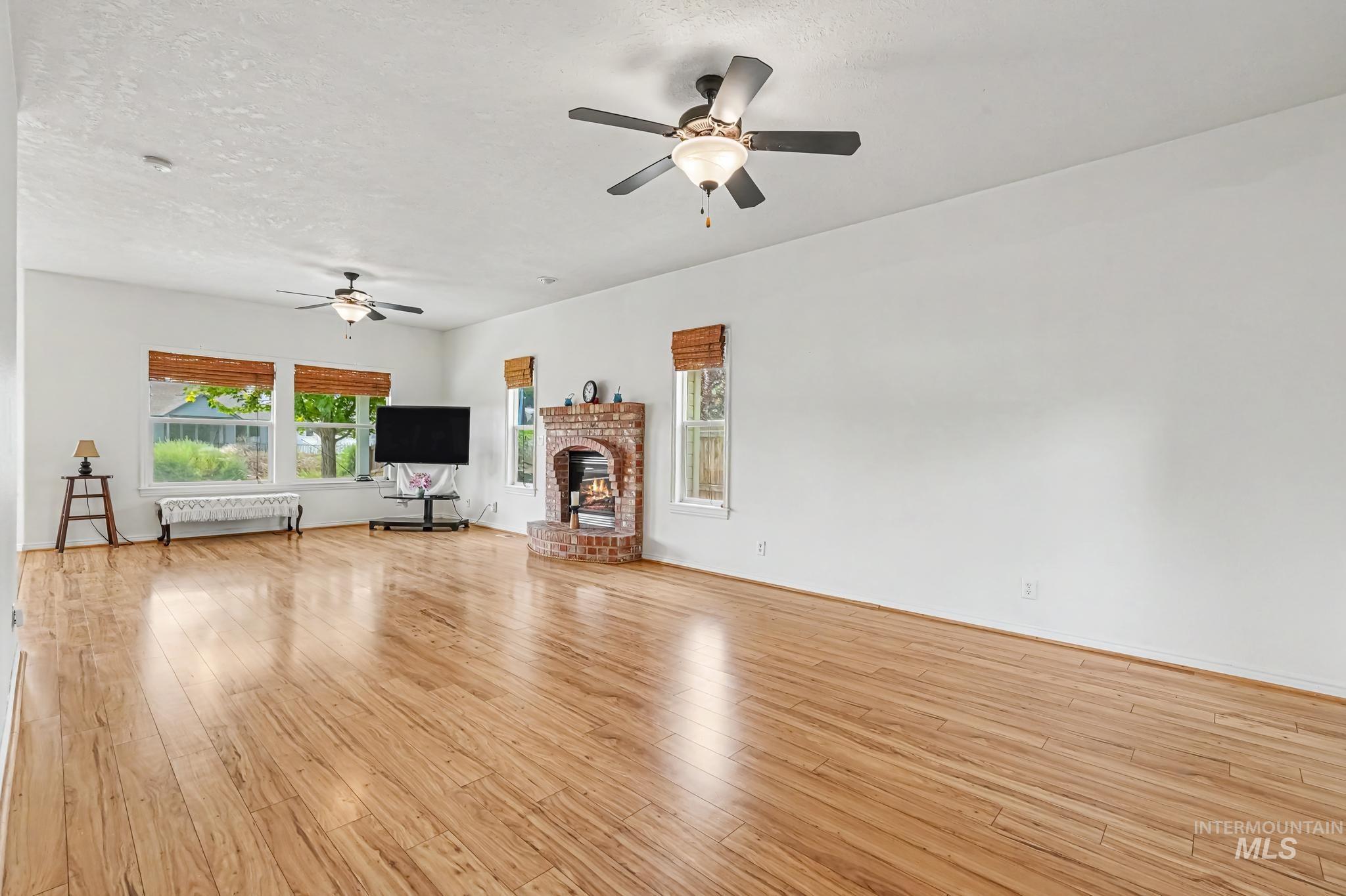 689 Triumph Dr, Middleton, Idaho 83644, 3 Bedrooms, 2.5 Bathrooms, Residential For Sale, Price $444,900, 98992349