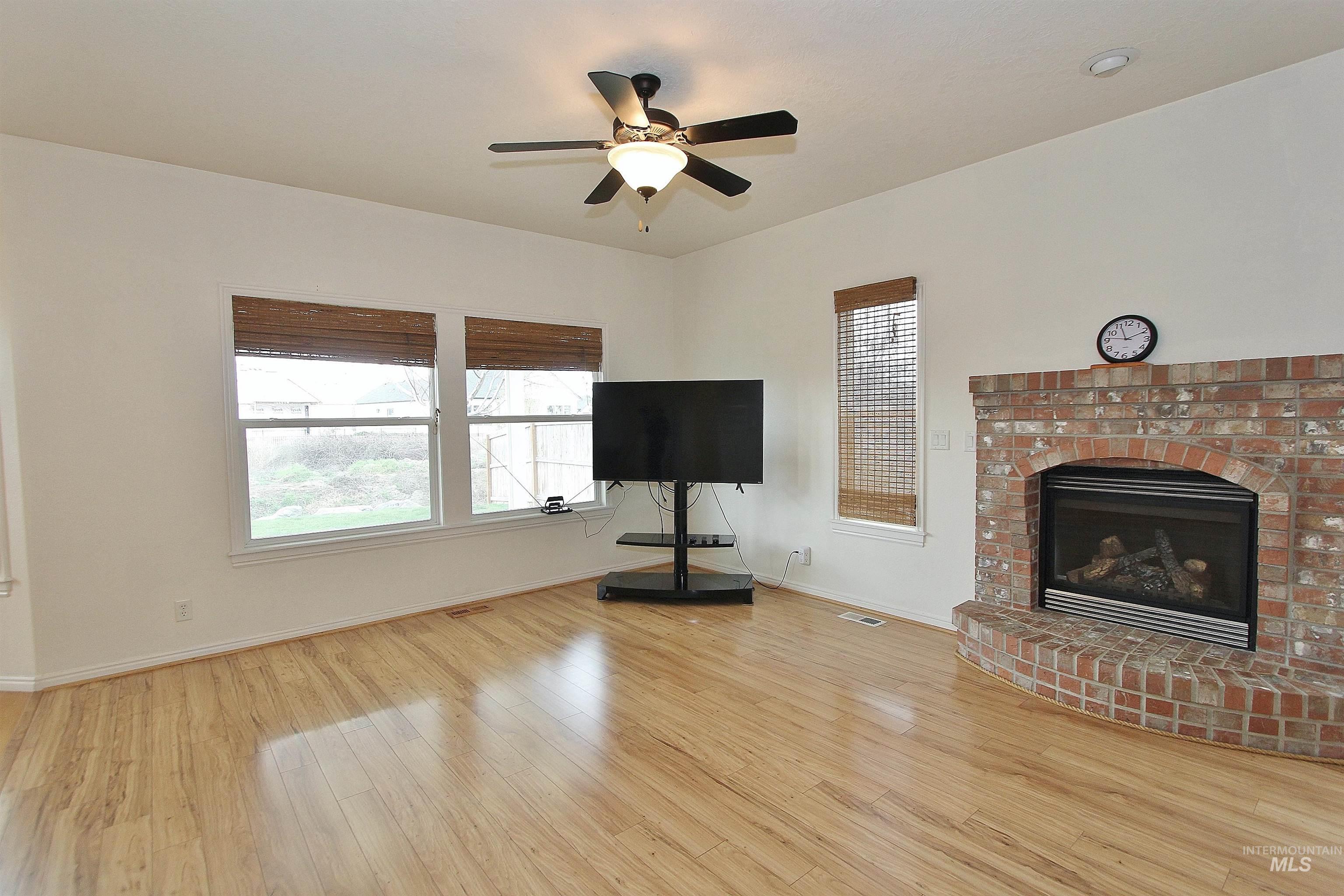 689 Triumph Dr, Middleton, Idaho 83644, 3 Bedrooms, 2.5 Bathrooms, Residential For Sale, Price $444,900,MLS 98992349
