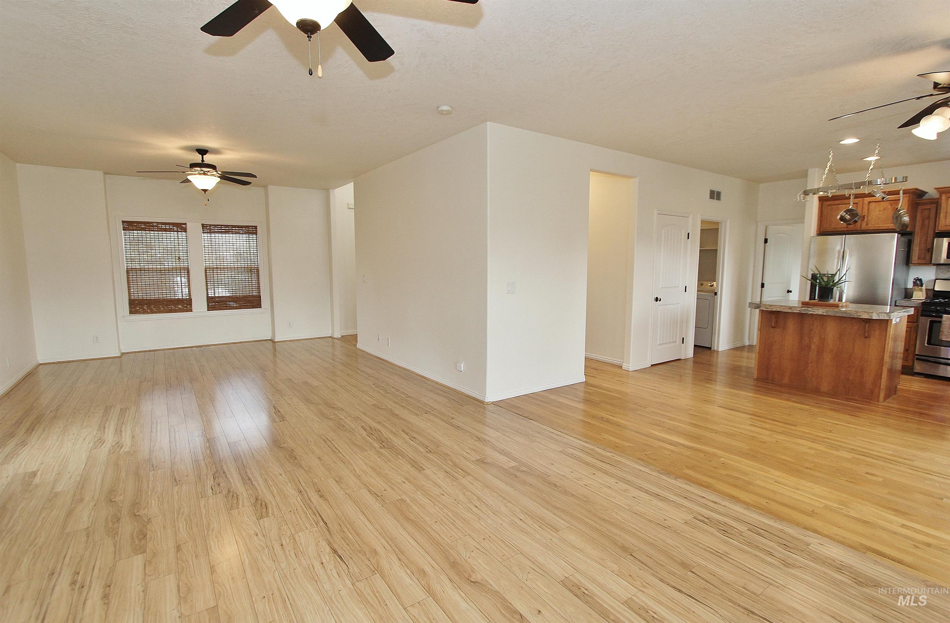 689 Triumph Dr, Middleton, Idaho 83644, 3 Bedrooms, 2.5 Bathrooms, Residential For Sale, Price $444,900,MLS 98992349