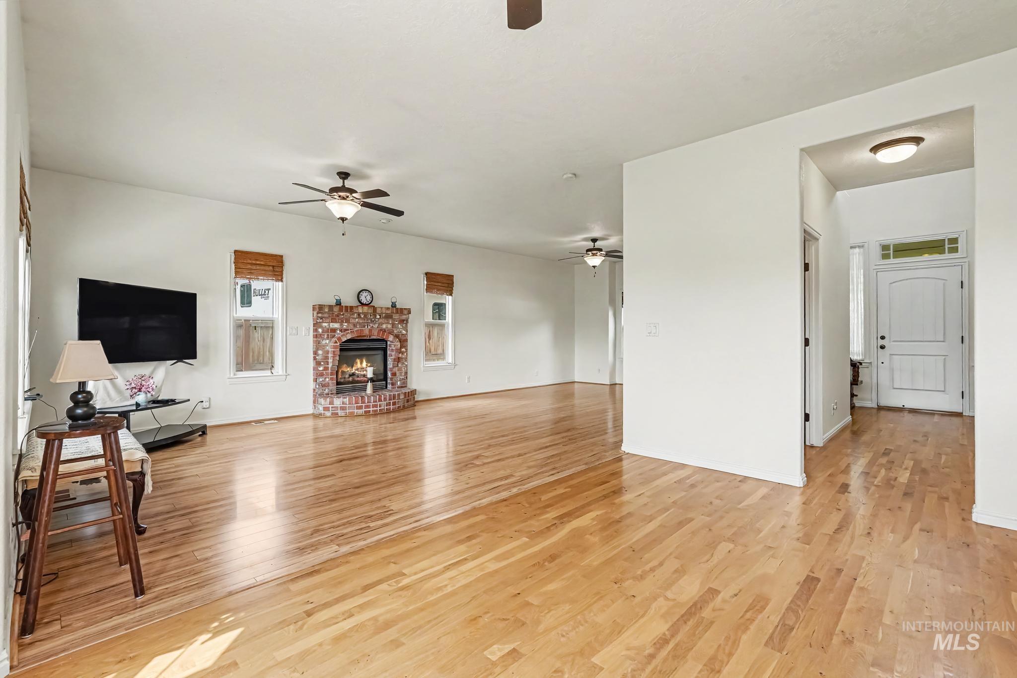 689 Triumph Dr, Middleton, Idaho 83644, 3 Bedrooms, 2.5 Bathrooms, Residential For Sale, Price $444,900, 98992349