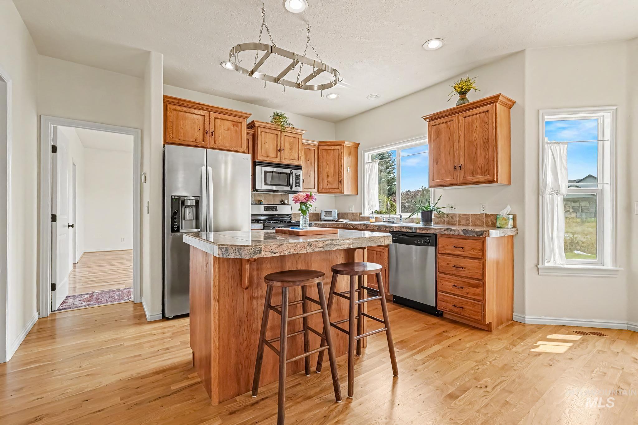 689 Triumph Dr, Middleton, Idaho 83644, 3 Bedrooms, 2.5 Bathrooms, Residential For Sale, Price $444,900, 98992349