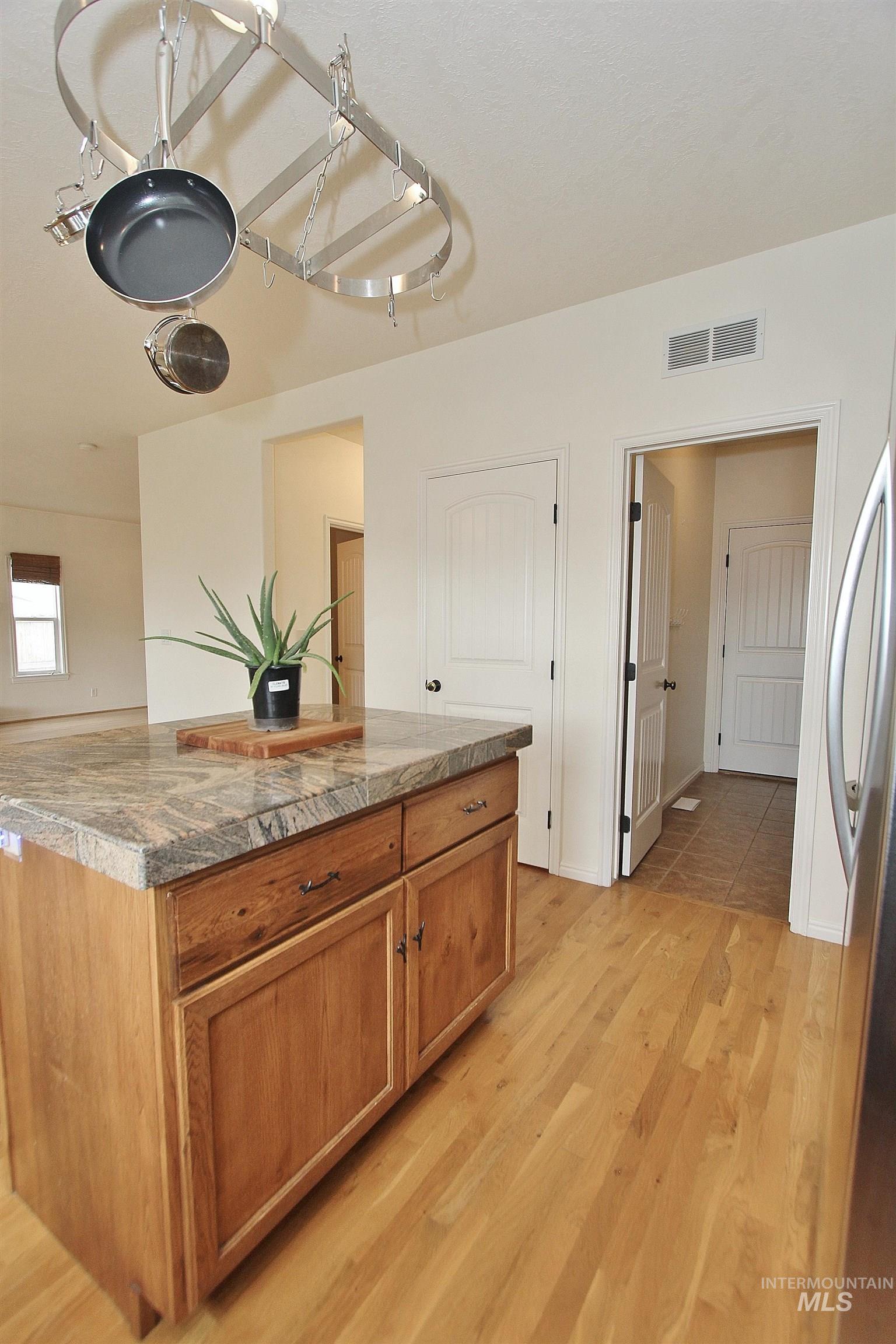 689 Triumph Dr, Middleton, Idaho 83644, 3 Bedrooms, 2.5 Bathrooms, Residential For Sale, Price $444,900,MLS 98992349