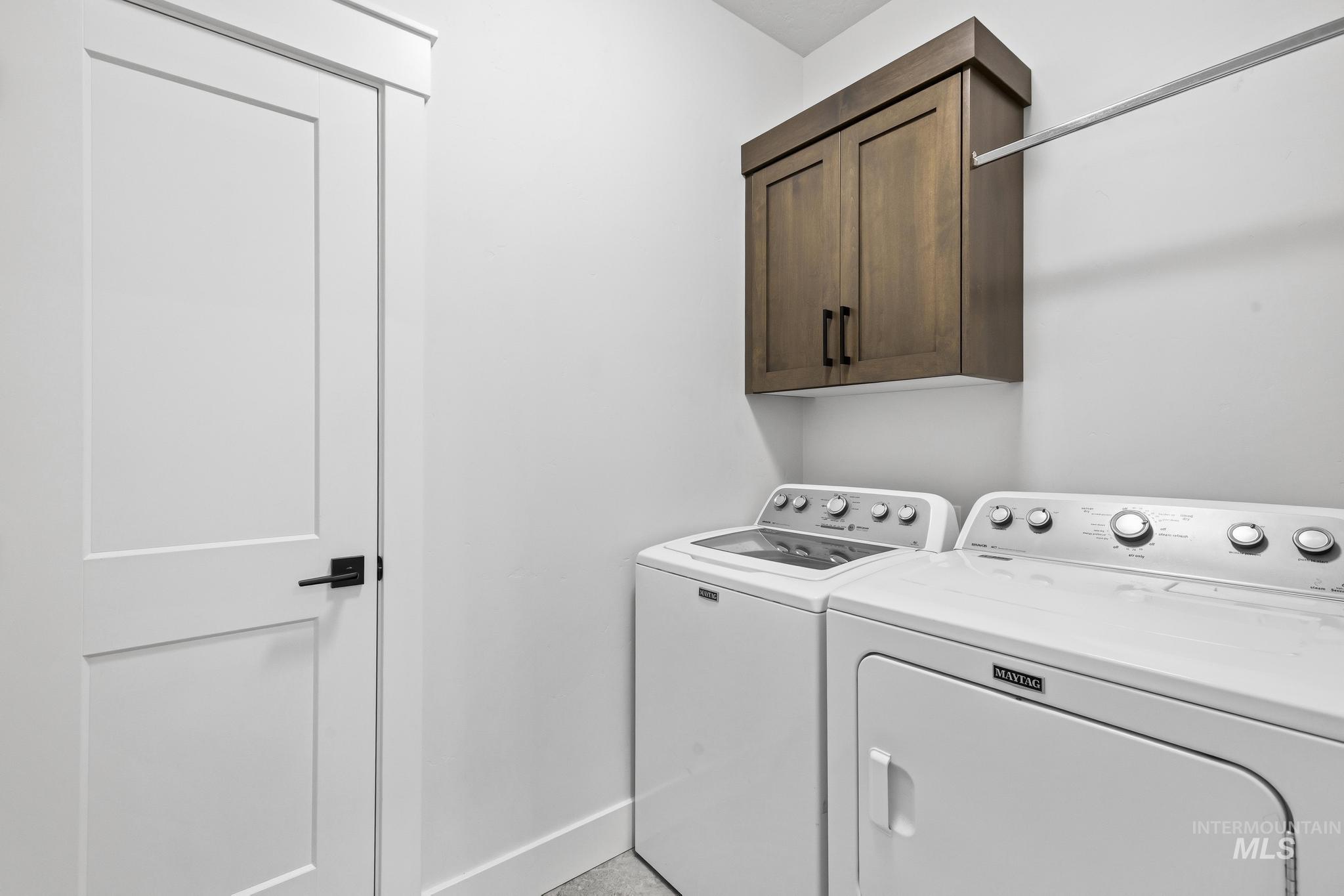 6301 S Jado Ln, Meridian, Idaho 83642, 3 Bedrooms, 2.5 Bathrooms, Residential For Sale, Price $569,900,MLS 98992353