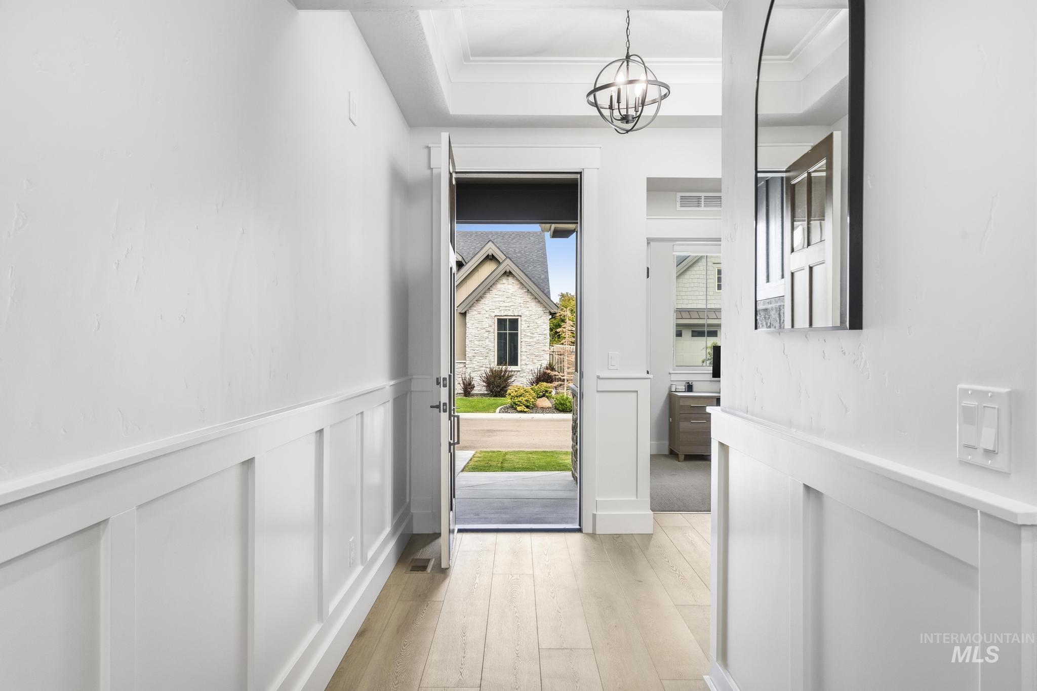 6301 S Jado Ln, Meridian, Idaho 83642, 3 Bedrooms, 2.5 Bathrooms, Residential For Sale, Price $569,900,MLS 98992353