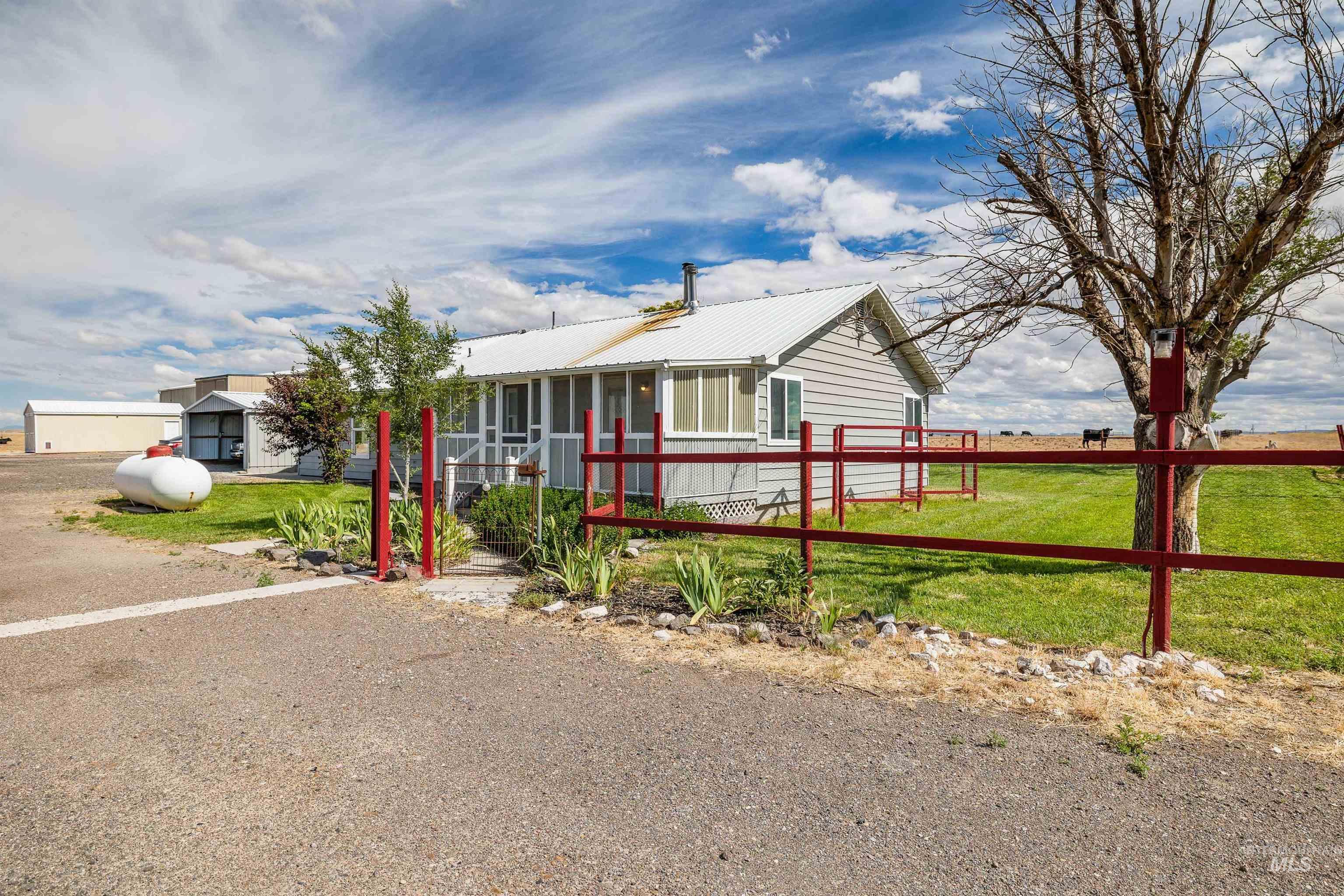 3344 Highway 93, Twin Falls, Idaho 83301-0458, 3 Bedrooms, 2 Bathrooms, Residential For Sale, Price $750,000,MLS 98992357