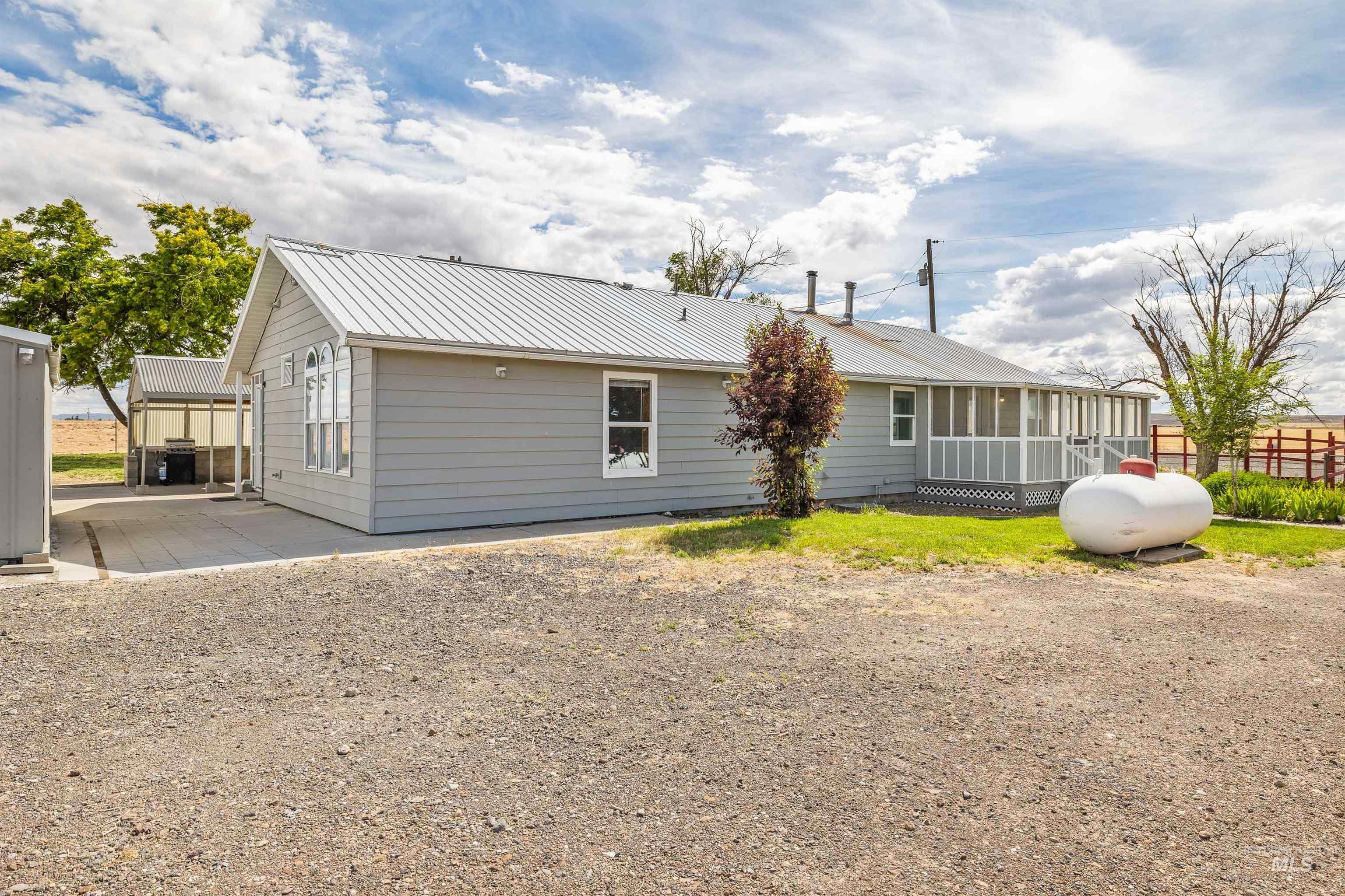 3344 Highway 93, Twin Falls, Idaho 83301-0458, 3 Bedrooms, 2 Bathrooms, Residential For Sale, Price $750,000,MLS 98992357