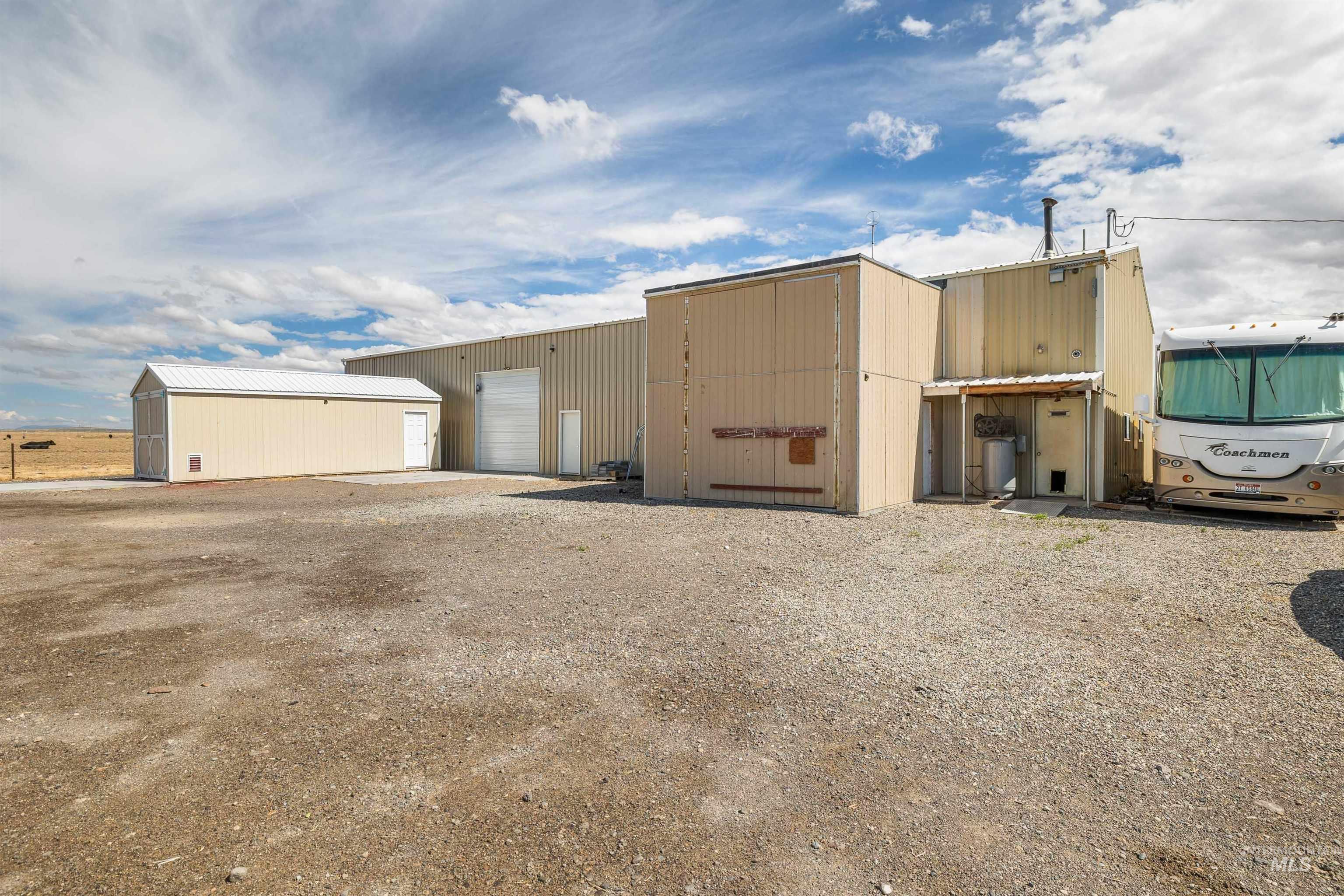 3344 Highway 93, Twin Falls, Idaho 83301-0458, 3 Bedrooms, 2 Bathrooms, Residential For Sale, Price $750,000,MLS 98992357