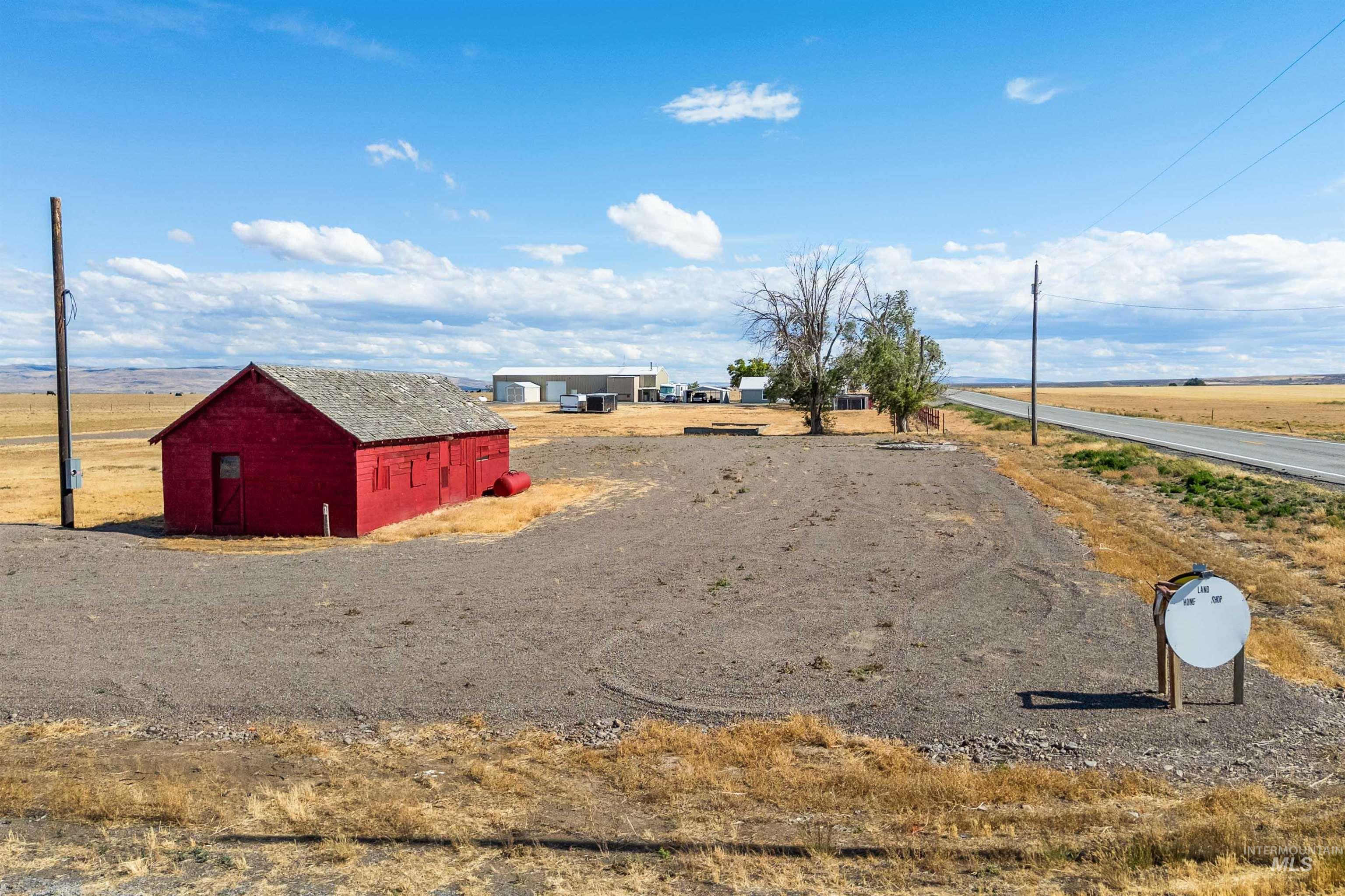 3344 Highway 93, Twin Falls, Idaho 83301-0458, 3 Bedrooms, 2 Bathrooms, Residential For Sale, Price $750,000,MLS 98992357