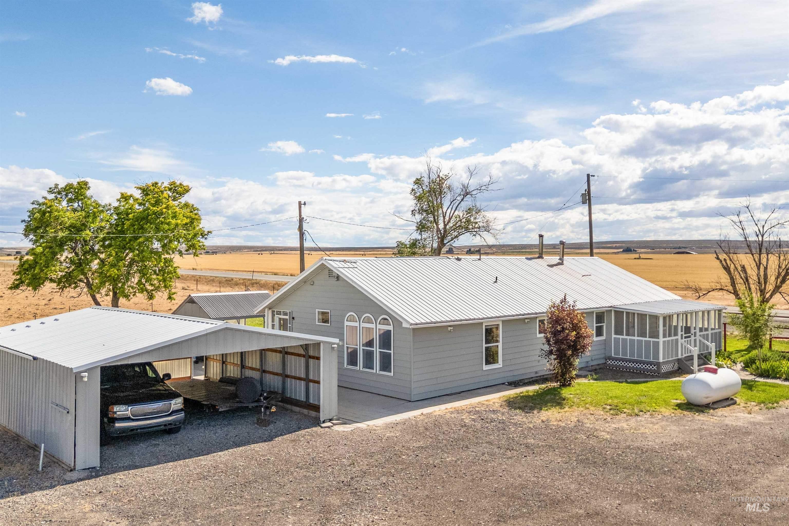 3344 Highway 93, Twin Falls, Idaho 83301-0458, 3 Bedrooms, 2 Bathrooms, Residential For Sale, Price $750,000,MLS 98992357