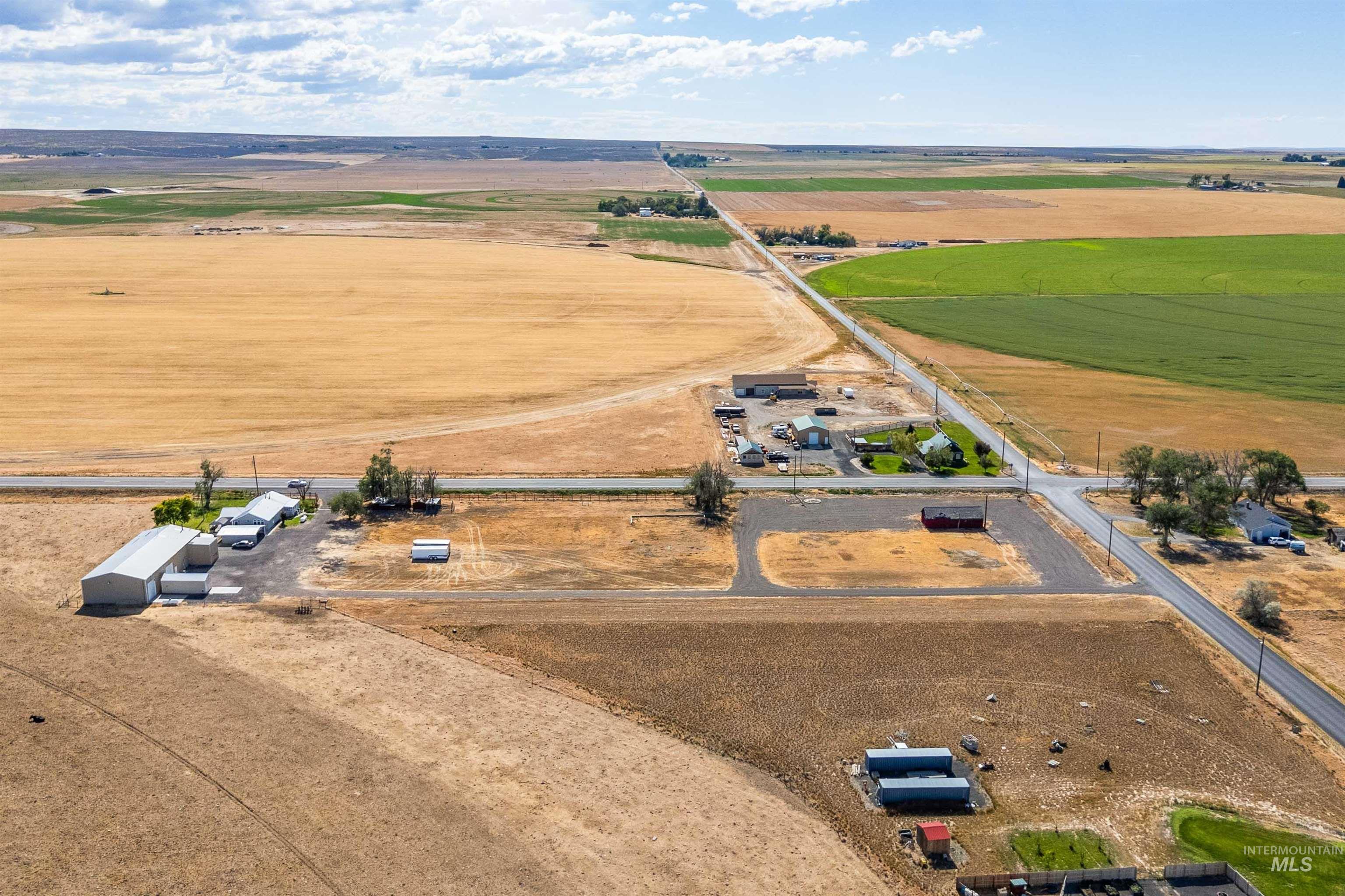 3344 Highway 93, Twin Falls, Idaho 83301-0458, 3 Bedrooms, 2 Bathrooms, Residential For Sale, Price $750,000,MLS 98992357