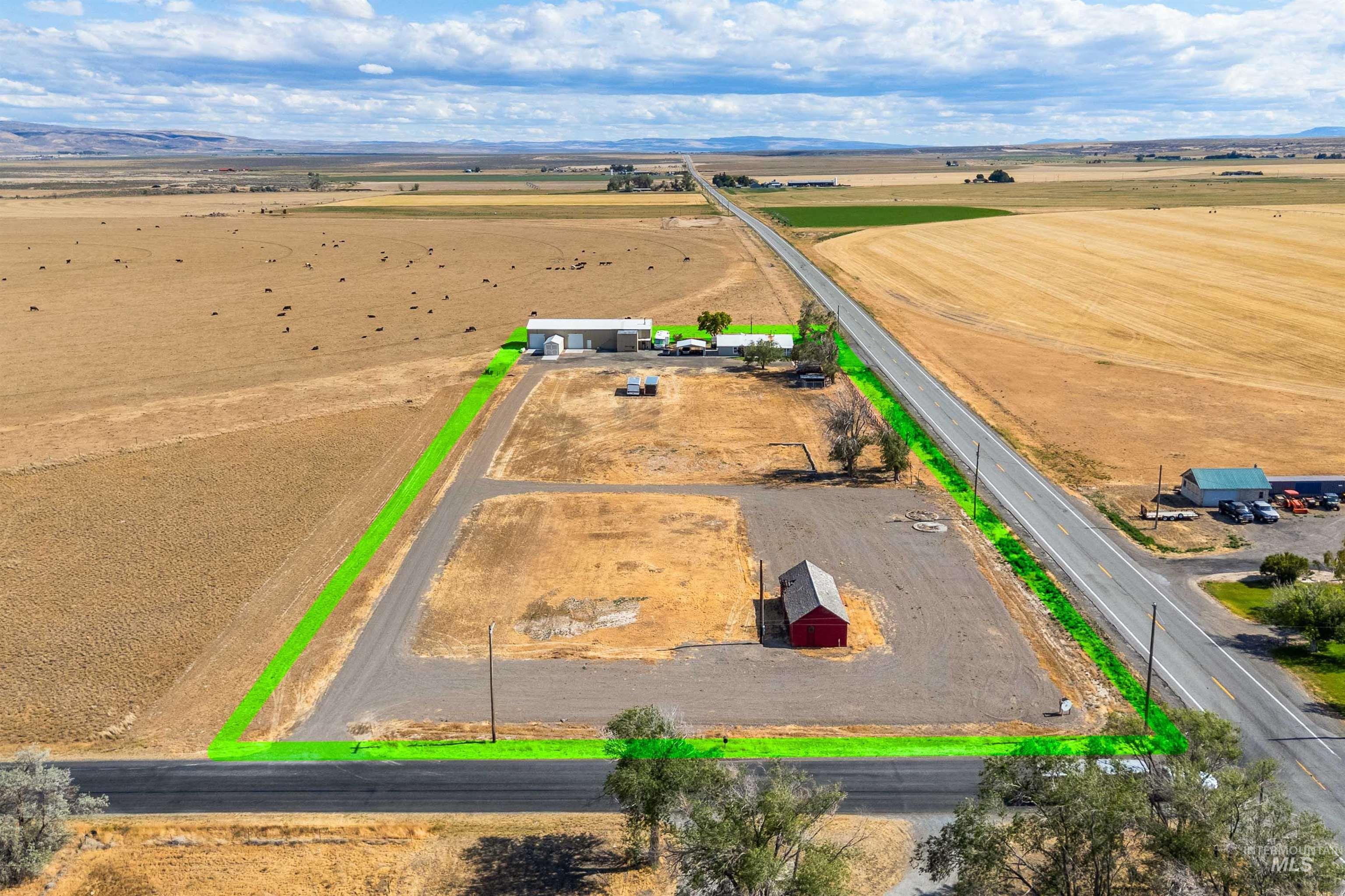 3344 Highway 93, Twin Falls, Idaho 83301-0458, 3 Bedrooms, 2 Bathrooms, Residential For Sale, Price $750,000,MLS 98992357