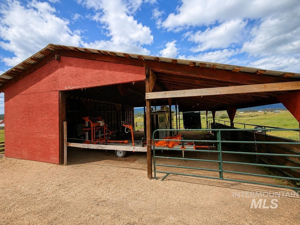 40 Atkin Lane, Cascade, Idaho 83611, 3 Bedrooms, 3 Bathrooms, Residential For Sale, Price $1,400,000,MLS 98992358