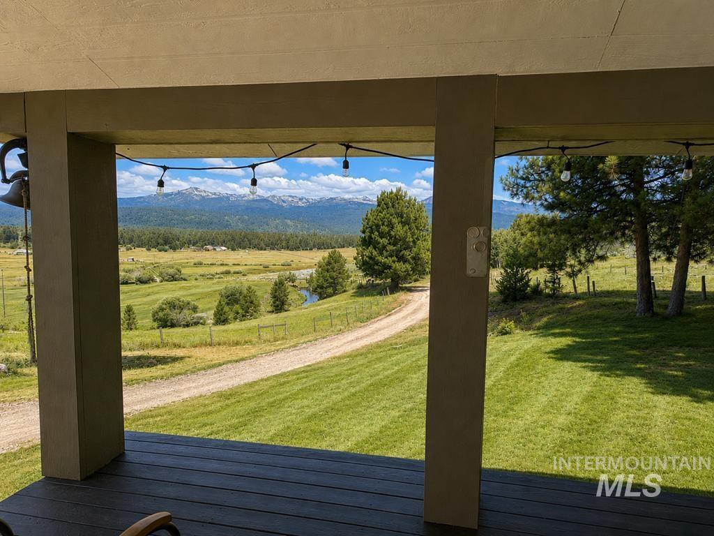 40 Atkin Lane, Cascade, Idaho 83611, 3 Bedrooms, 3 Bathrooms, Residential For Sale, Price $1,400,000,MLS 98992358