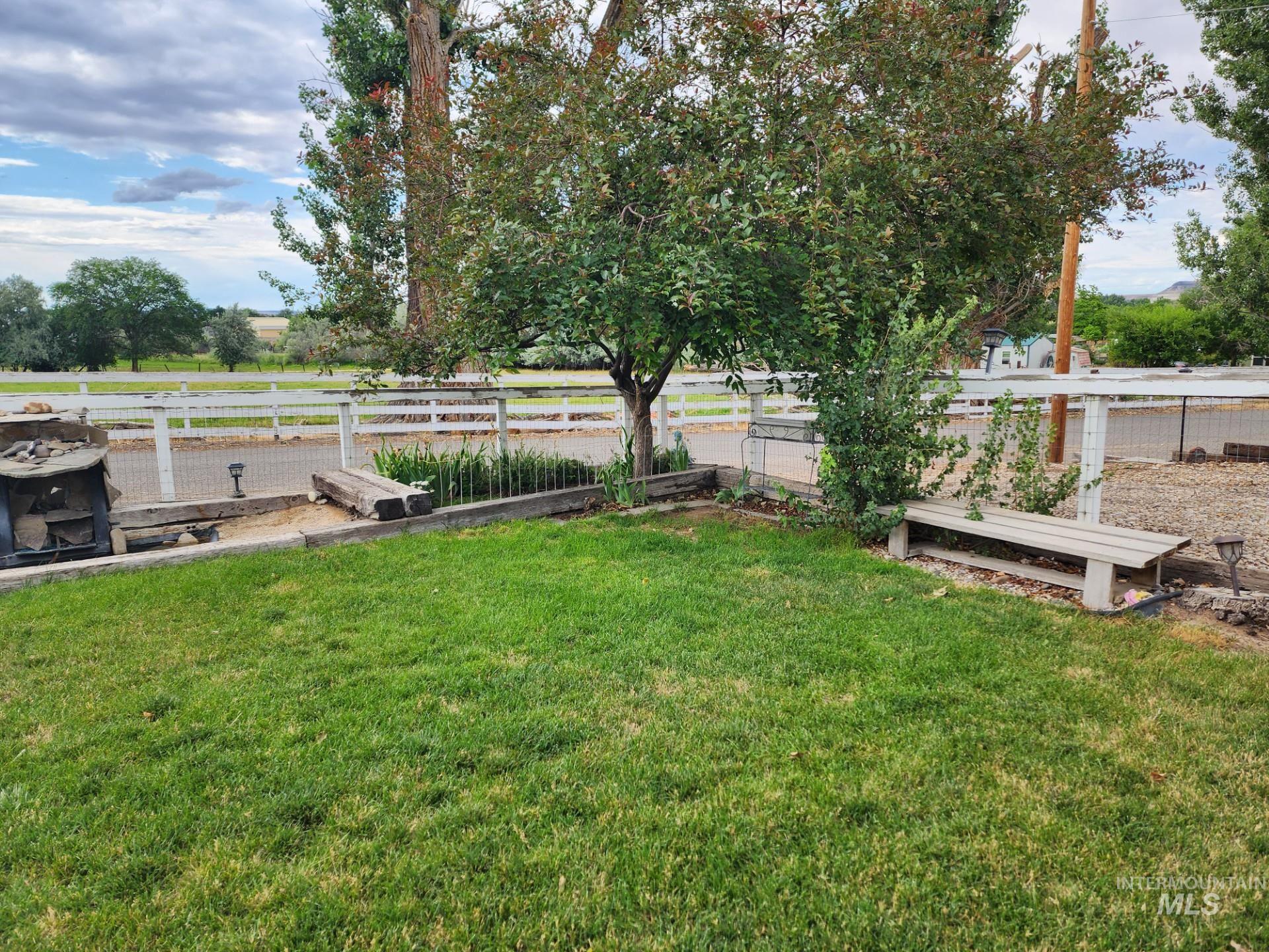 235 5th Street, Grand View, Idaho 83624, 3 Bedrooms, 3 Bathrooms, Residential For Sale, Price $249,900,MLS 98992359