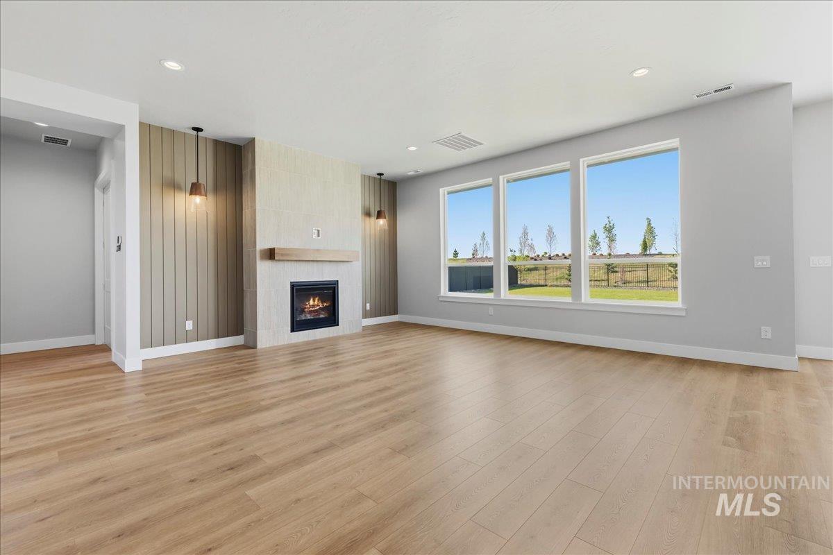 7856 W Flathead Lake Street, Eagle, Idaho 83616, 5 Bedrooms, 3.5 Bathrooms, Residential For Sale, Price $984,900,MLS 98992366