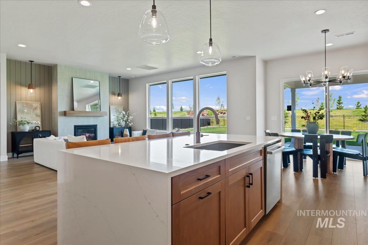 7856 W Flathead Lake Street, Eagle, Idaho 83616, 5 Bedrooms, 3.5 Bathrooms, Residential For Sale, Price $984,900, 98992366