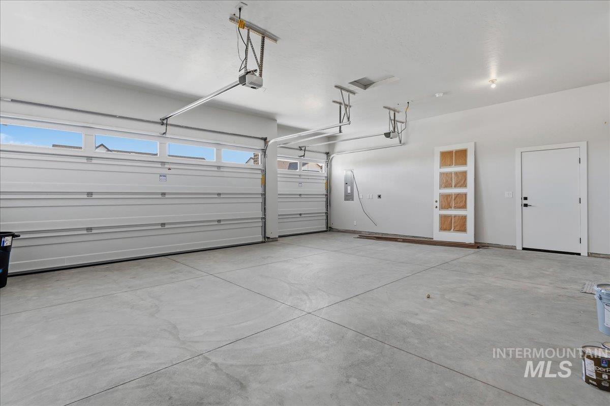 7856 W Flathead Lake Street, Eagle, Idaho 83616, 5 Bedrooms, 3.5 Bathrooms, Residential For Sale, Price $984,900,MLS 98992366