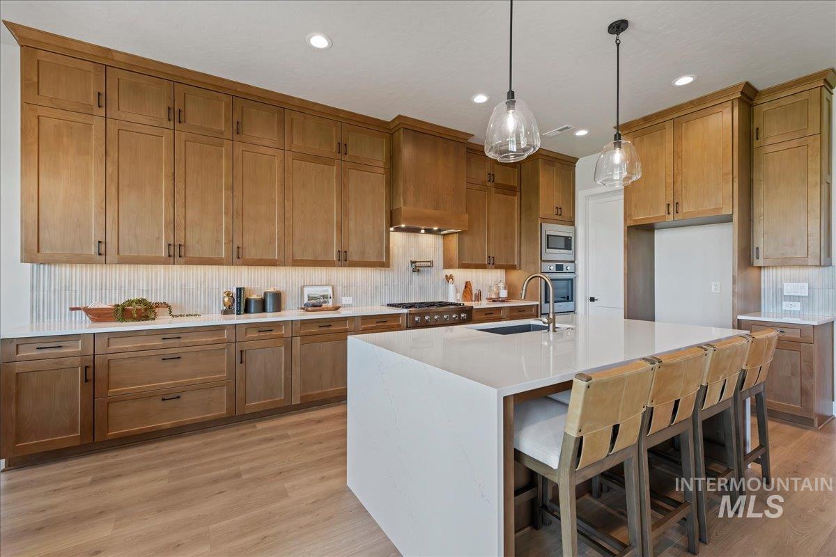 7856 W Flathead Lake Street, Eagle, Idaho 83616, 5 Bedrooms, 3.5 Bathrooms, Residential For Sale, Price $984,900, 98992366
