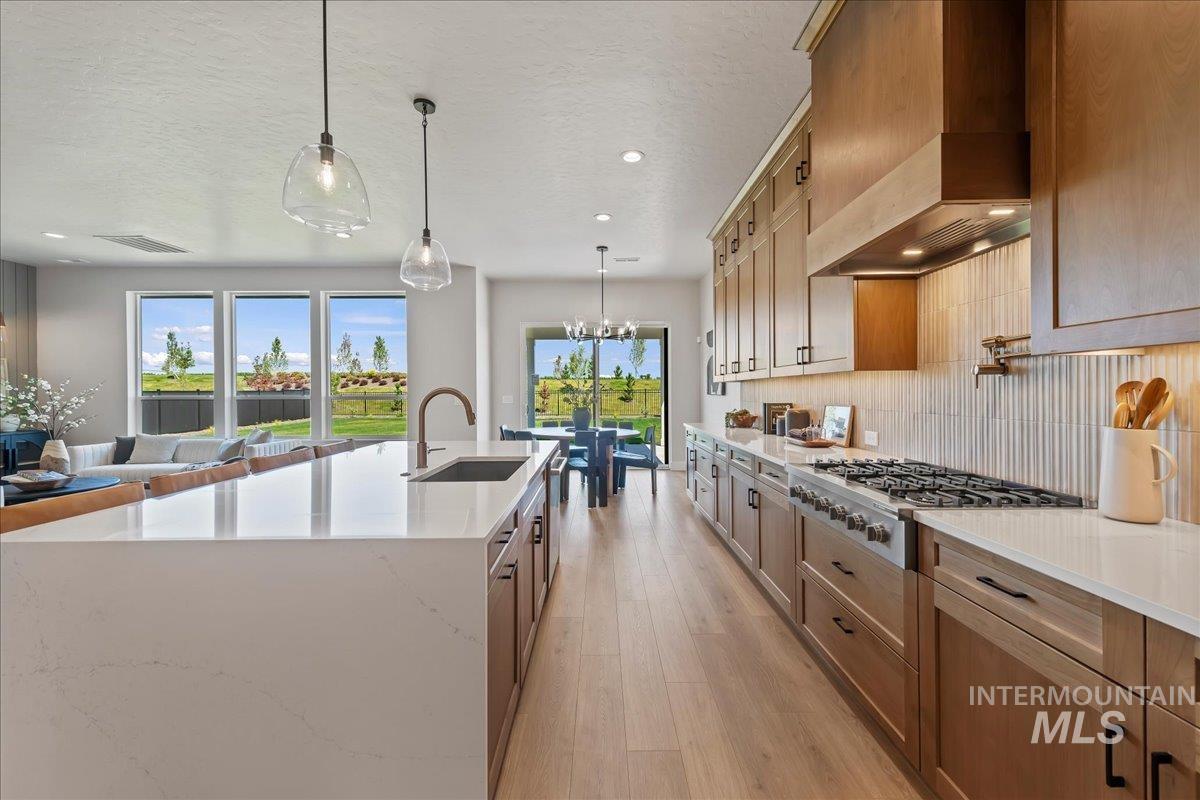 7856 W Flathead Lake Street, Eagle, Idaho 83616, 5 Bedrooms, 3.5 Bathrooms, Residential For Sale, Price $984,900, 98992366