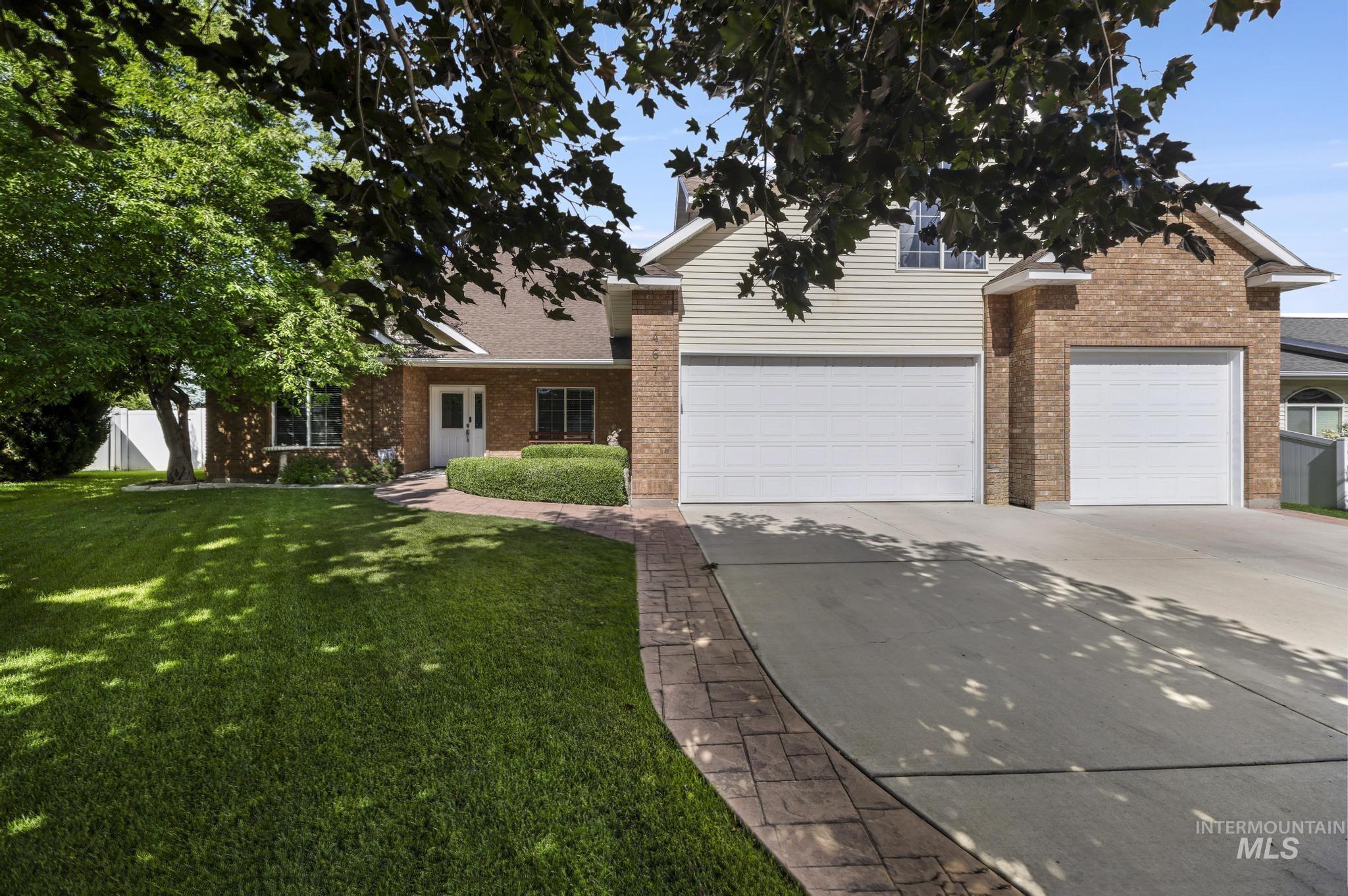 467 Wildrose Loop, Twin Falls, Idaho 83301-8255, 3 Bedrooms, 3 Bathrooms, Residential For Sale, Price $619,000,MLS 98992367