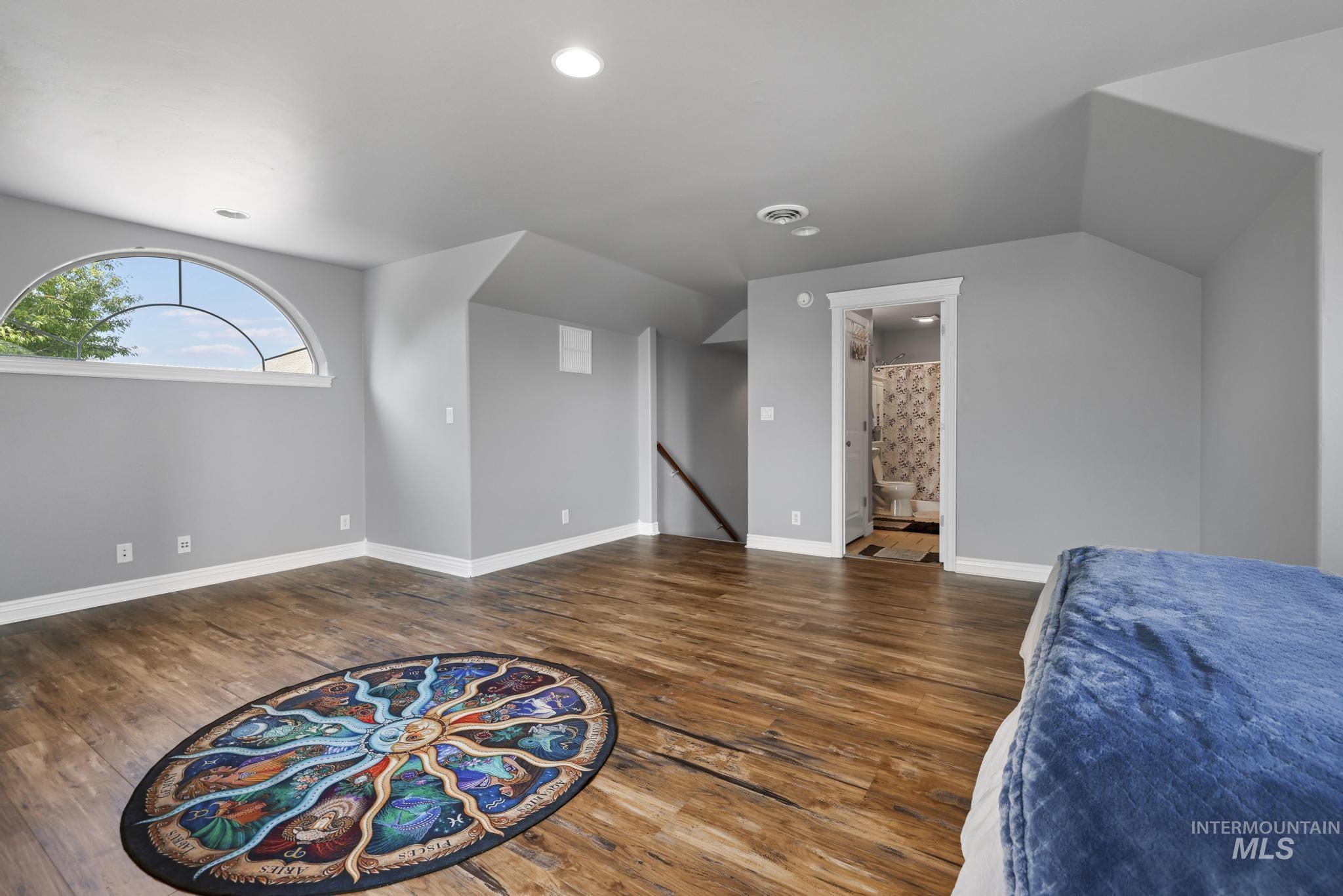 467 Wildrose Loop, Twin Falls, Idaho 83301-8255, 3 Bedrooms, 3 Bathrooms, Residential For Sale, Price $619,000,MLS 98992367