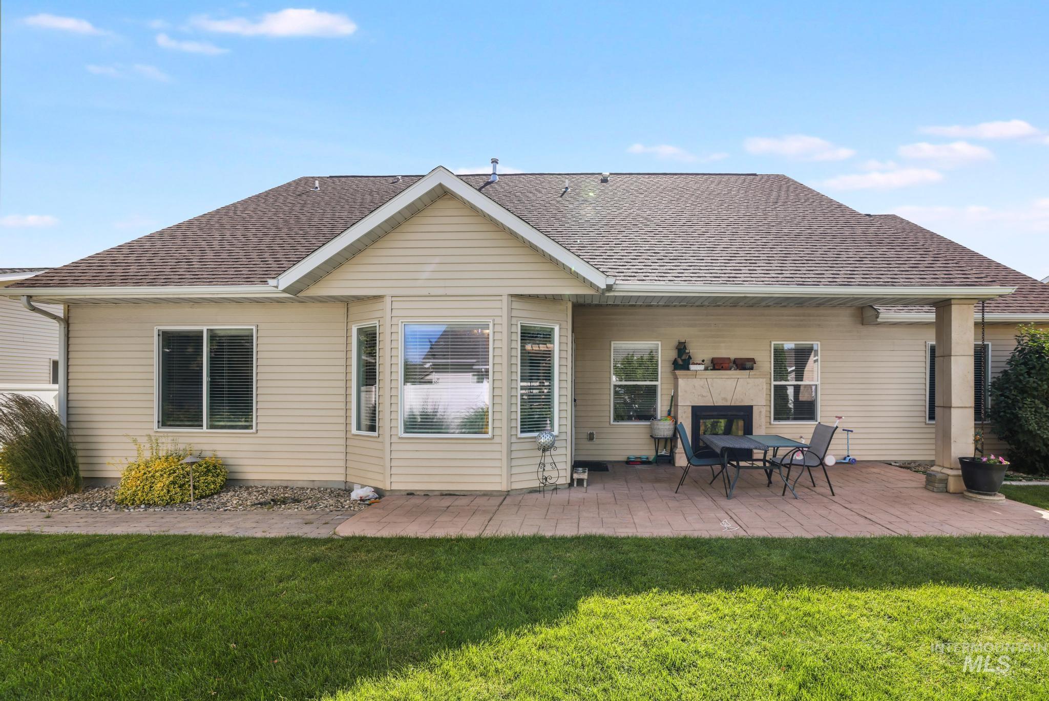 467 Wildrose Loop, Twin Falls, Idaho 83301-8255, 3 Bedrooms, 3 Bathrooms, Residential For Sale, Price $619,000,MLS 98992367