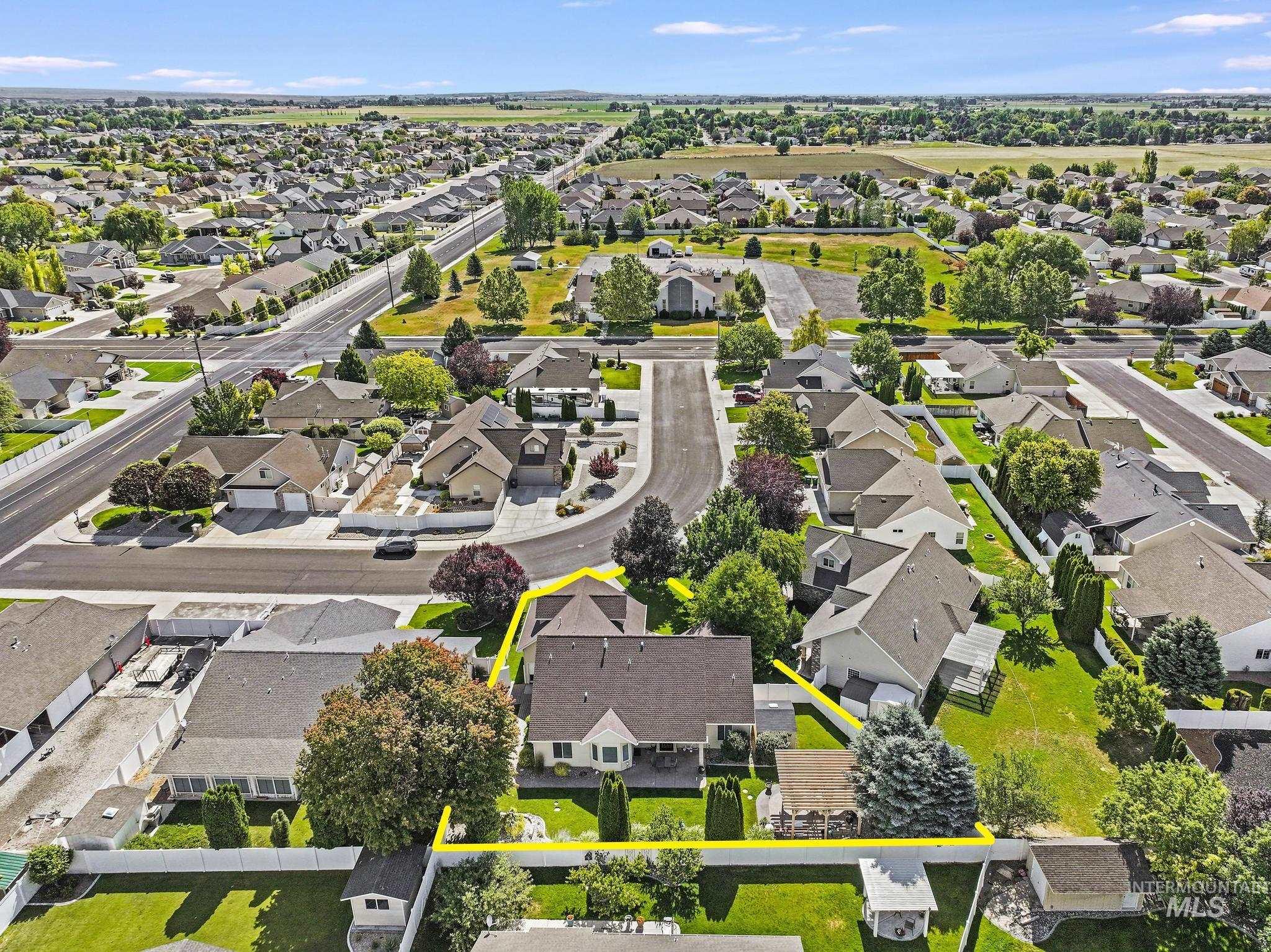 467 Wildrose Loop, Twin Falls, Idaho 83301-8255, 3 Bedrooms, 3 Bathrooms, Residential For Sale, Price $619,000,MLS 98992367