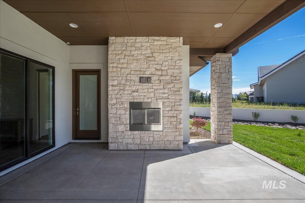 3835 W Sugar Tree Court, Meridian, Idaho 83646, 4 Bedrooms, 3.5 Bathrooms, Residential For Sale, Price $1,350,000,MLS 98992368